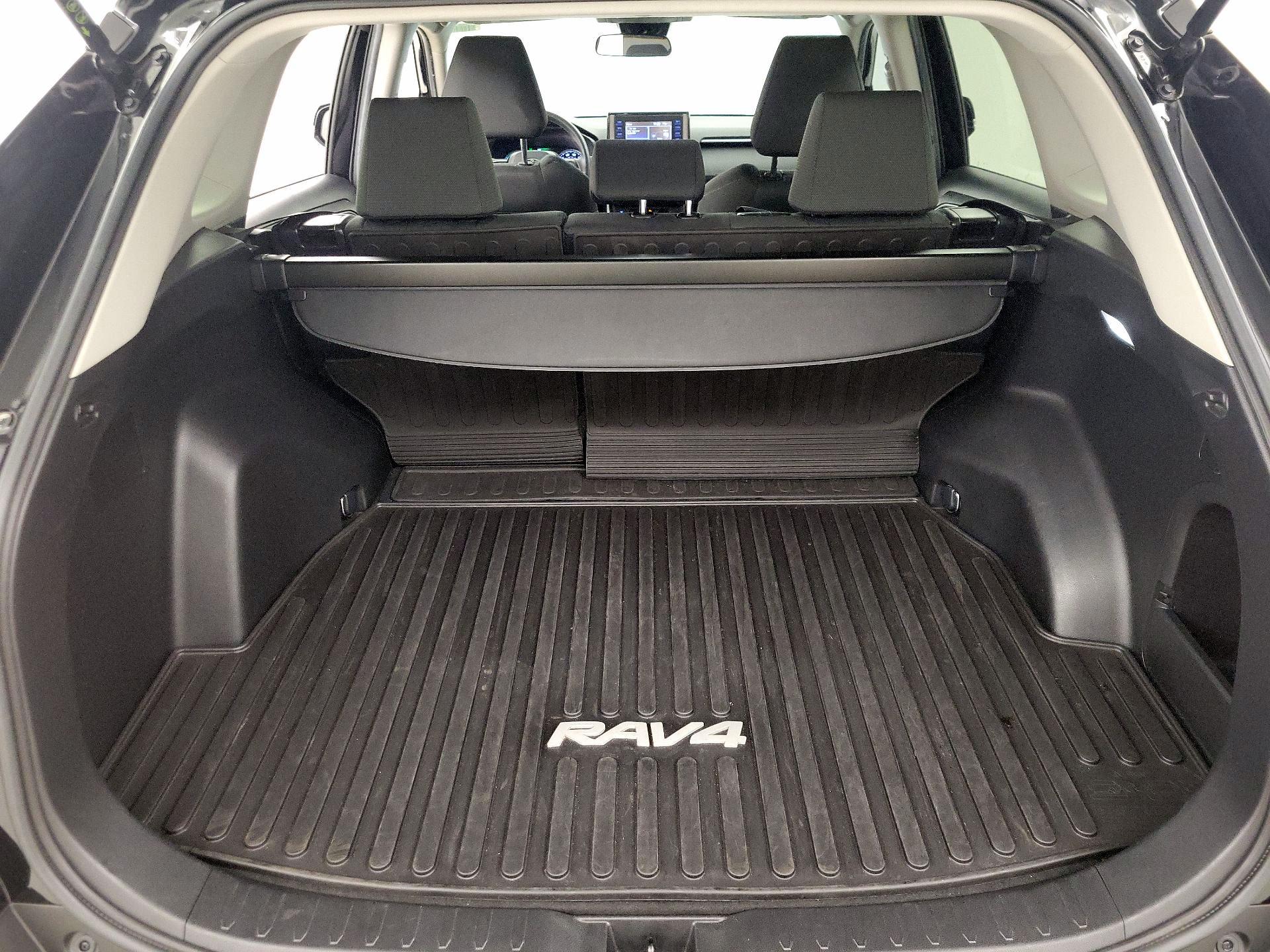 Thumbnail: 2022 Toyota RAV4 - 19