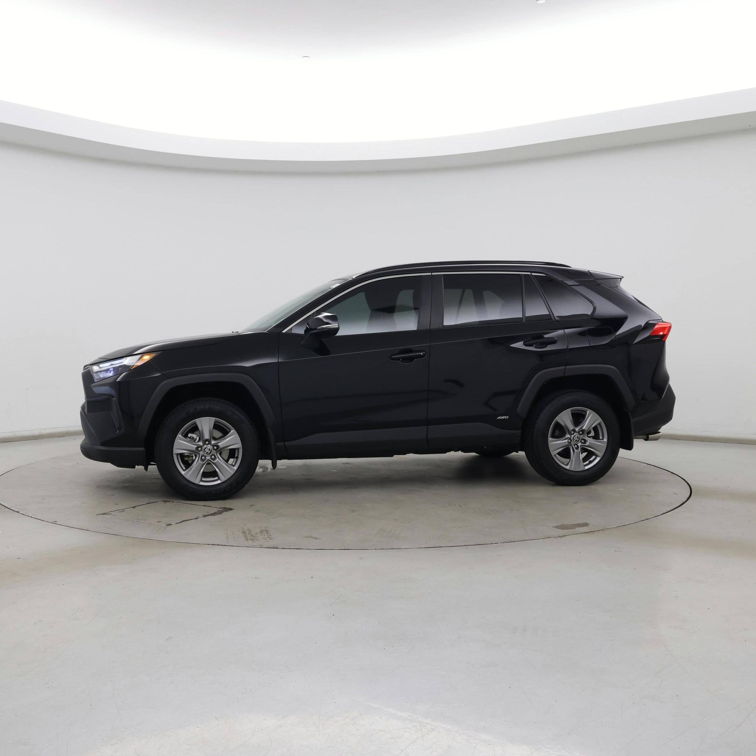 Thumbnail: 2022 Toyota RAV4 - 3
