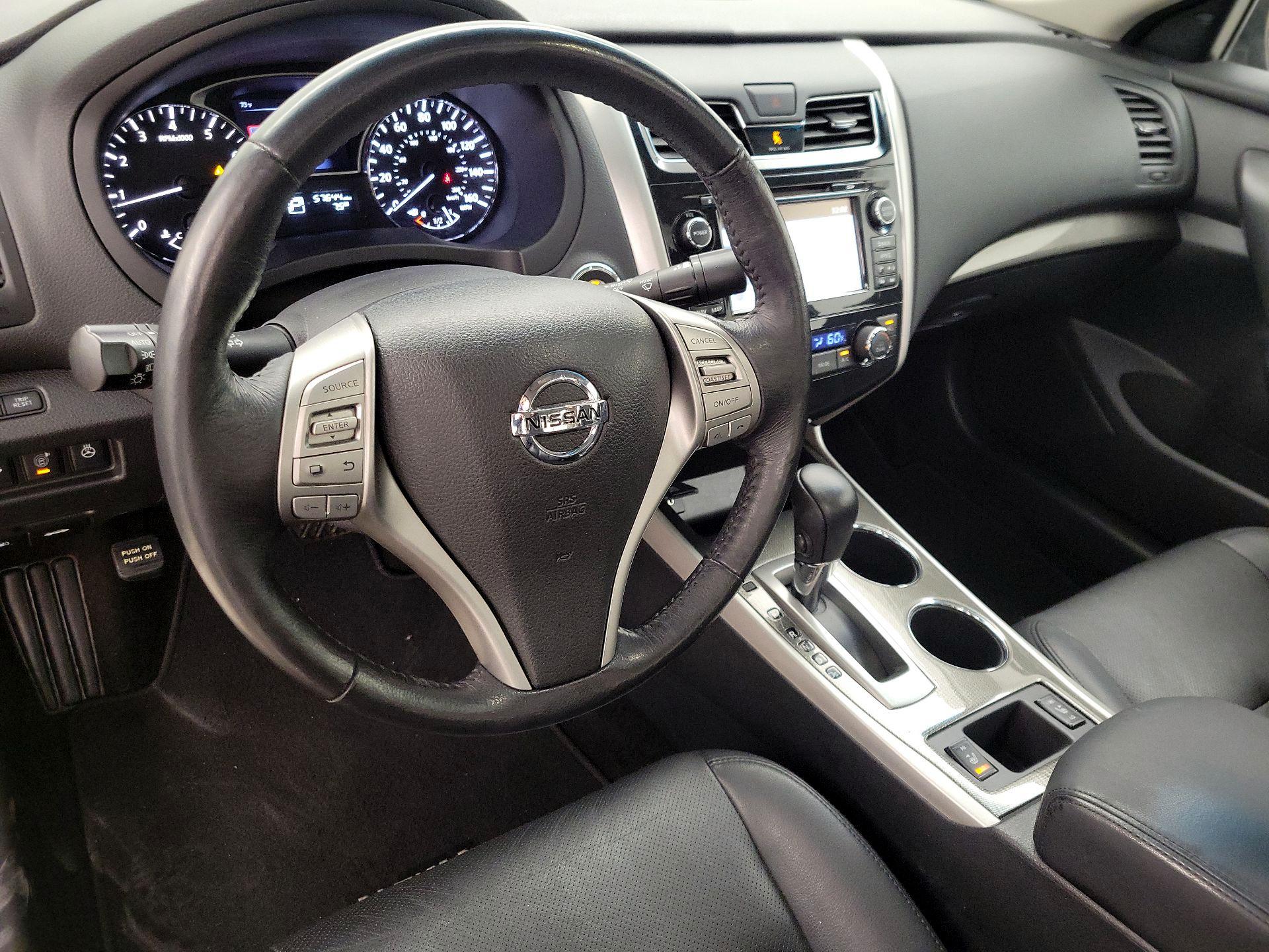 Thumbnail: 2015 Nissan Altima - 9