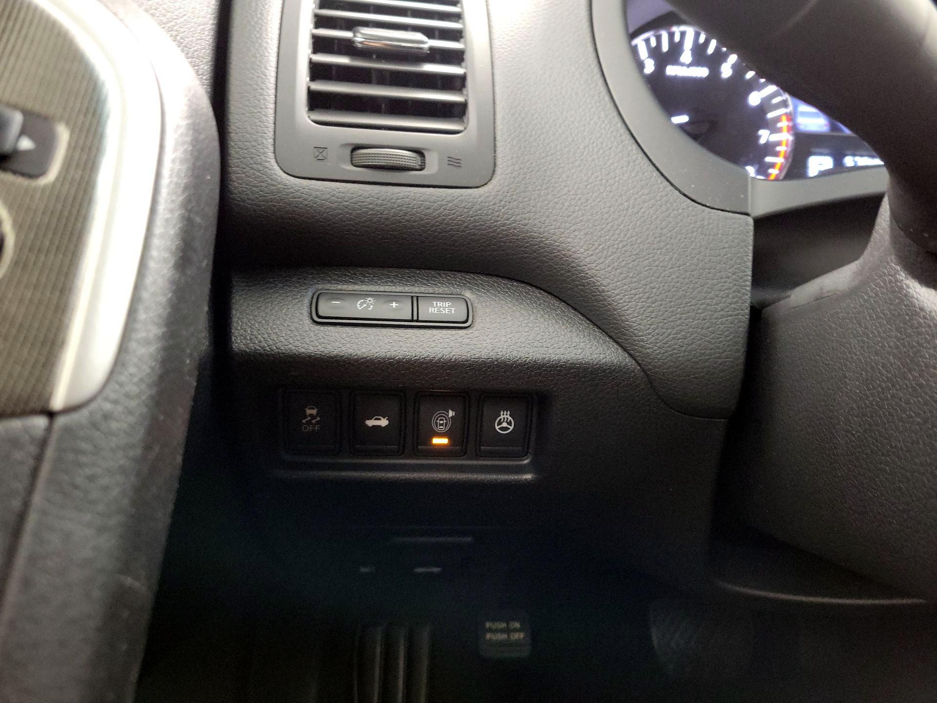 Thumbnail: 2015 Nissan Altima - 13