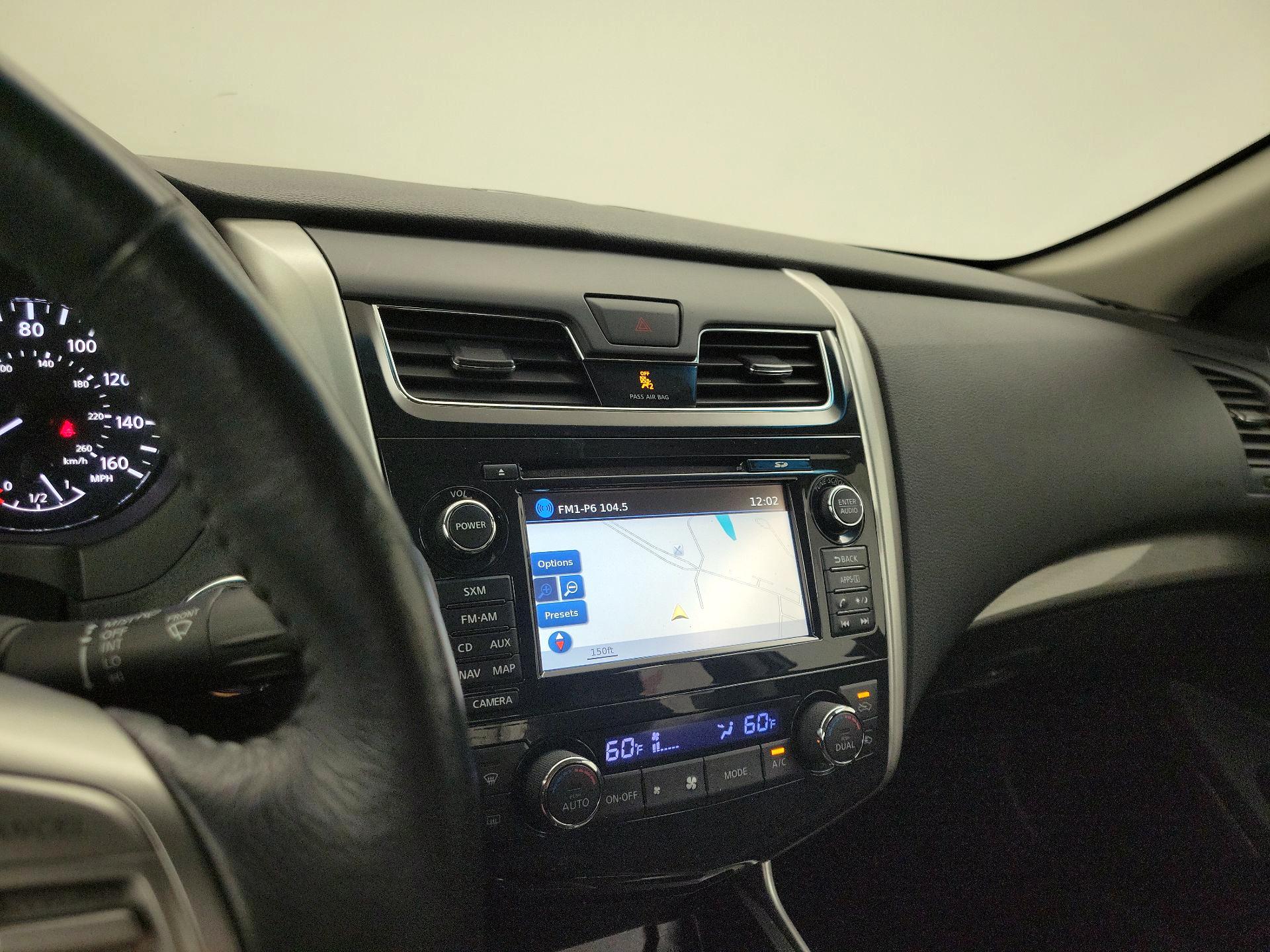 Thumbnail: 2015 Nissan Altima - 14