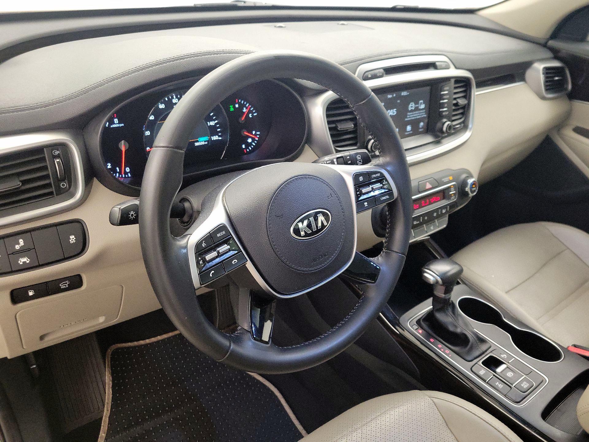 Thumbnail: 2019 Kia Sorento - 9