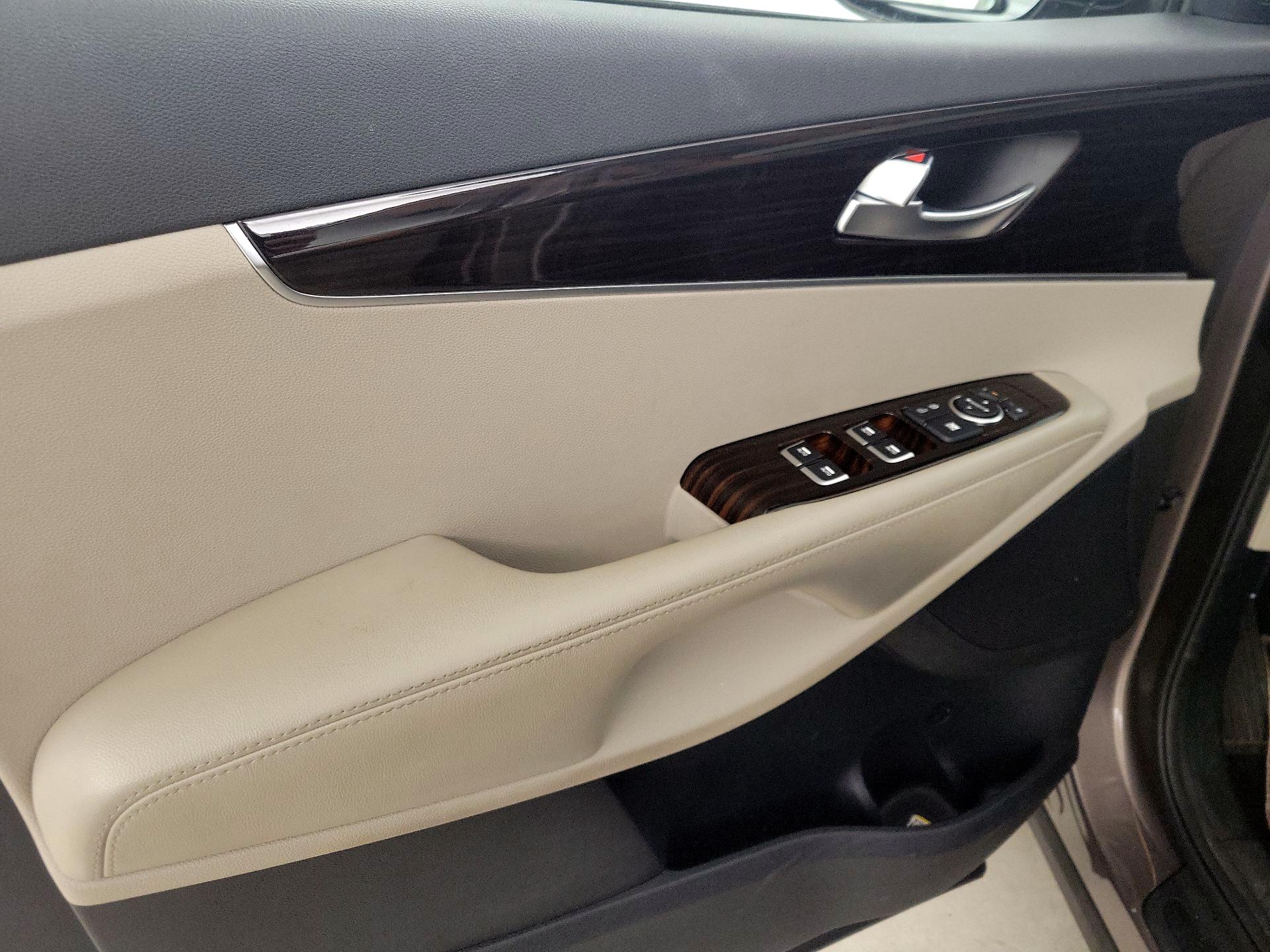 Thumbnail: 2019 Kia Sorento - 12