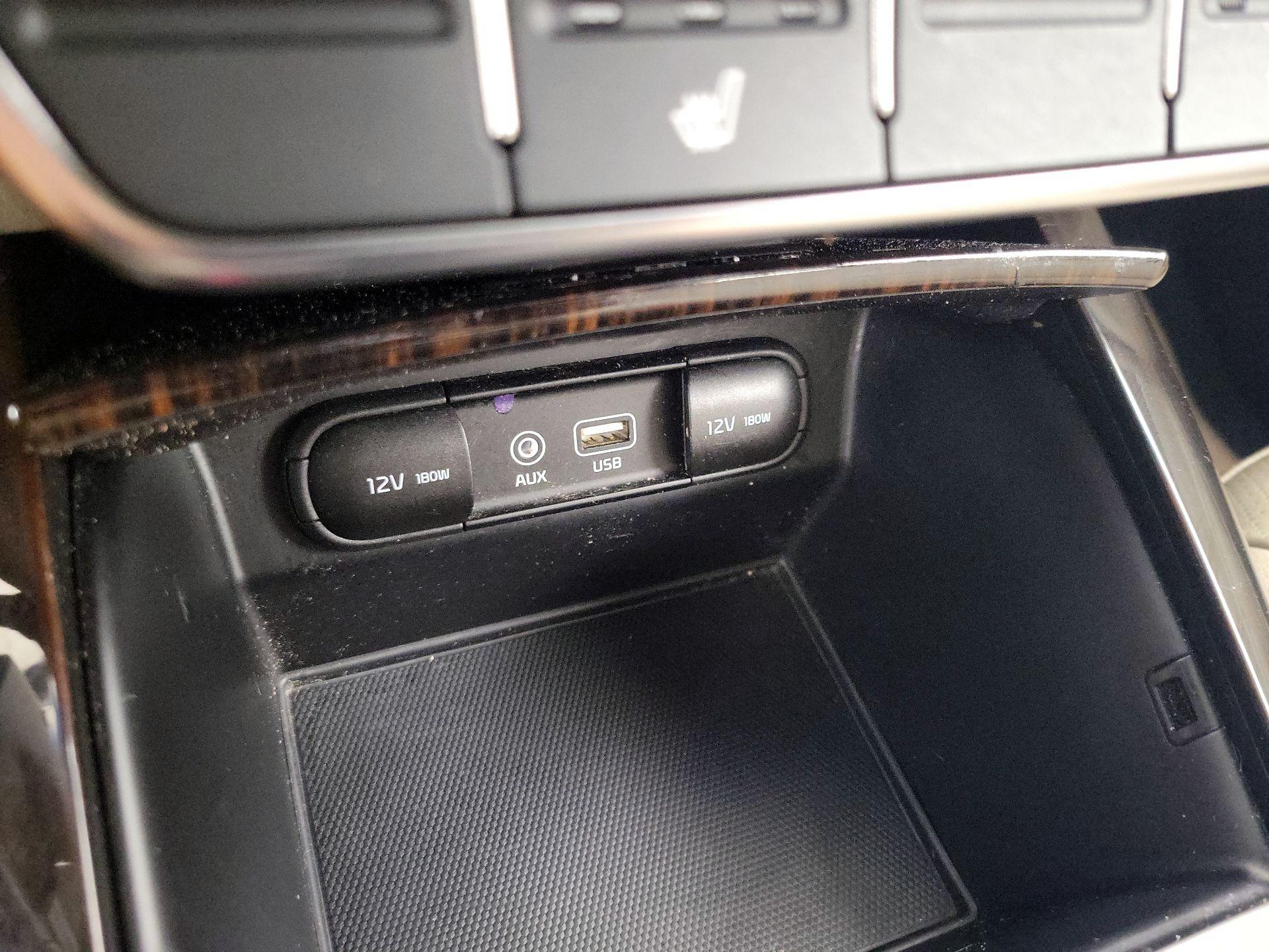 Thumbnail: 2019 Kia Sorento - 18