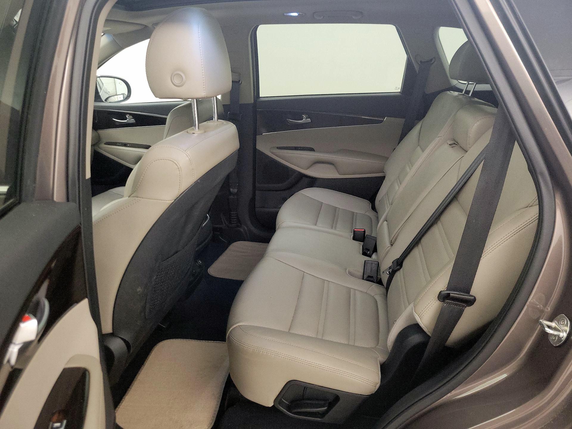 Thumbnail: 2019 Kia Sorento - 20