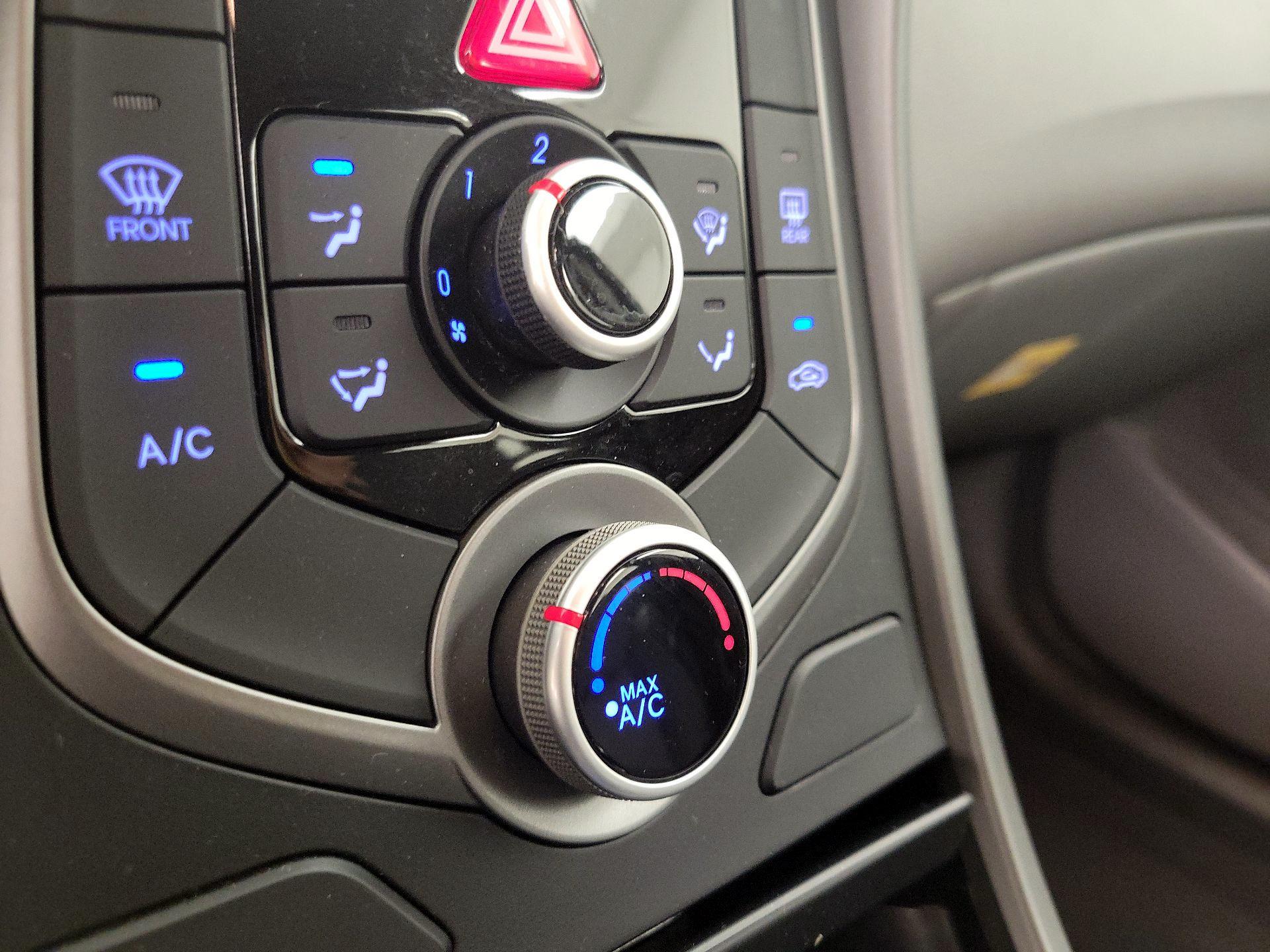 Thumbnail: 2016 Hyundai Elantra - 16
