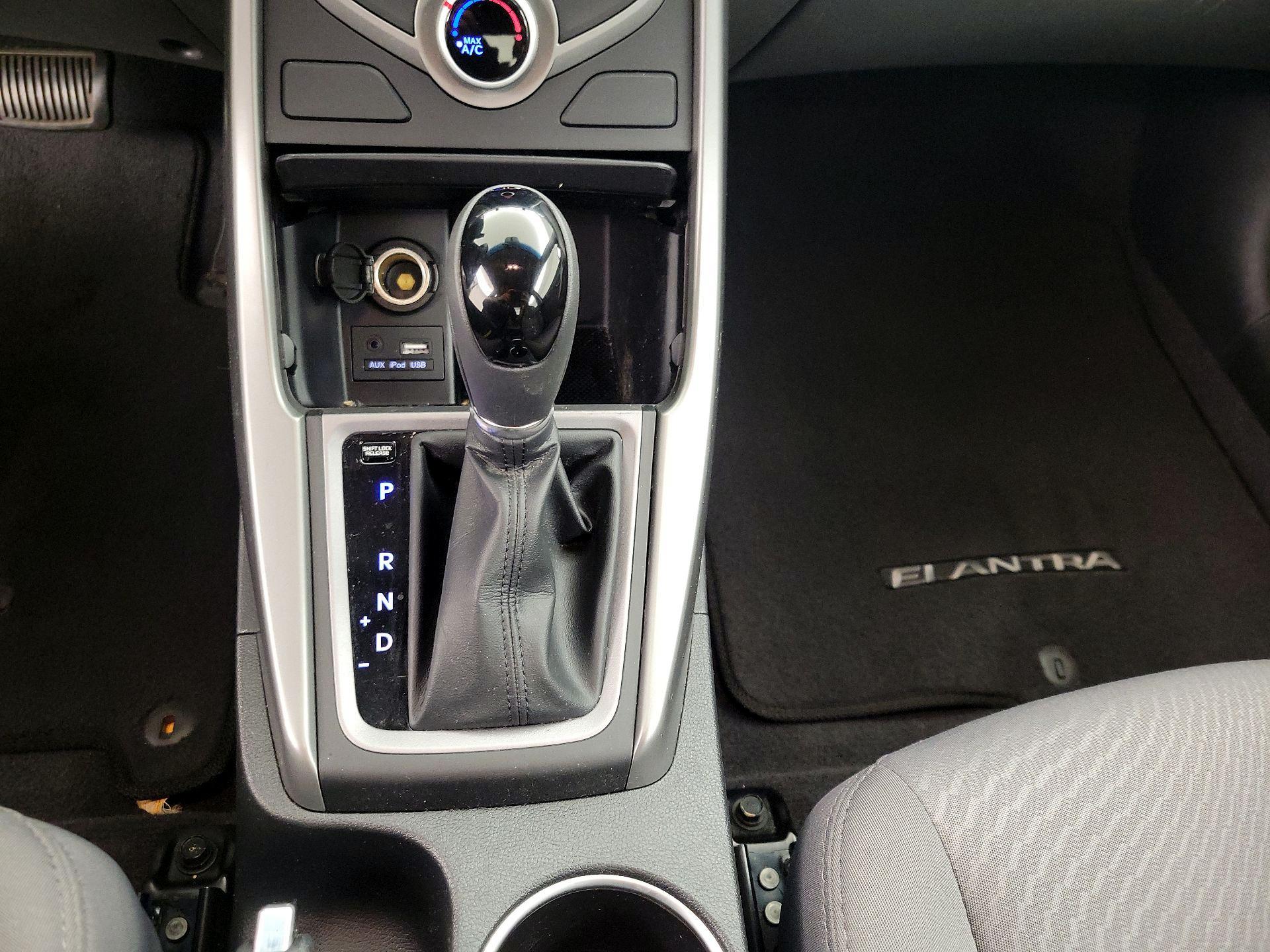 Thumbnail: 2016 Hyundai Elantra - 17