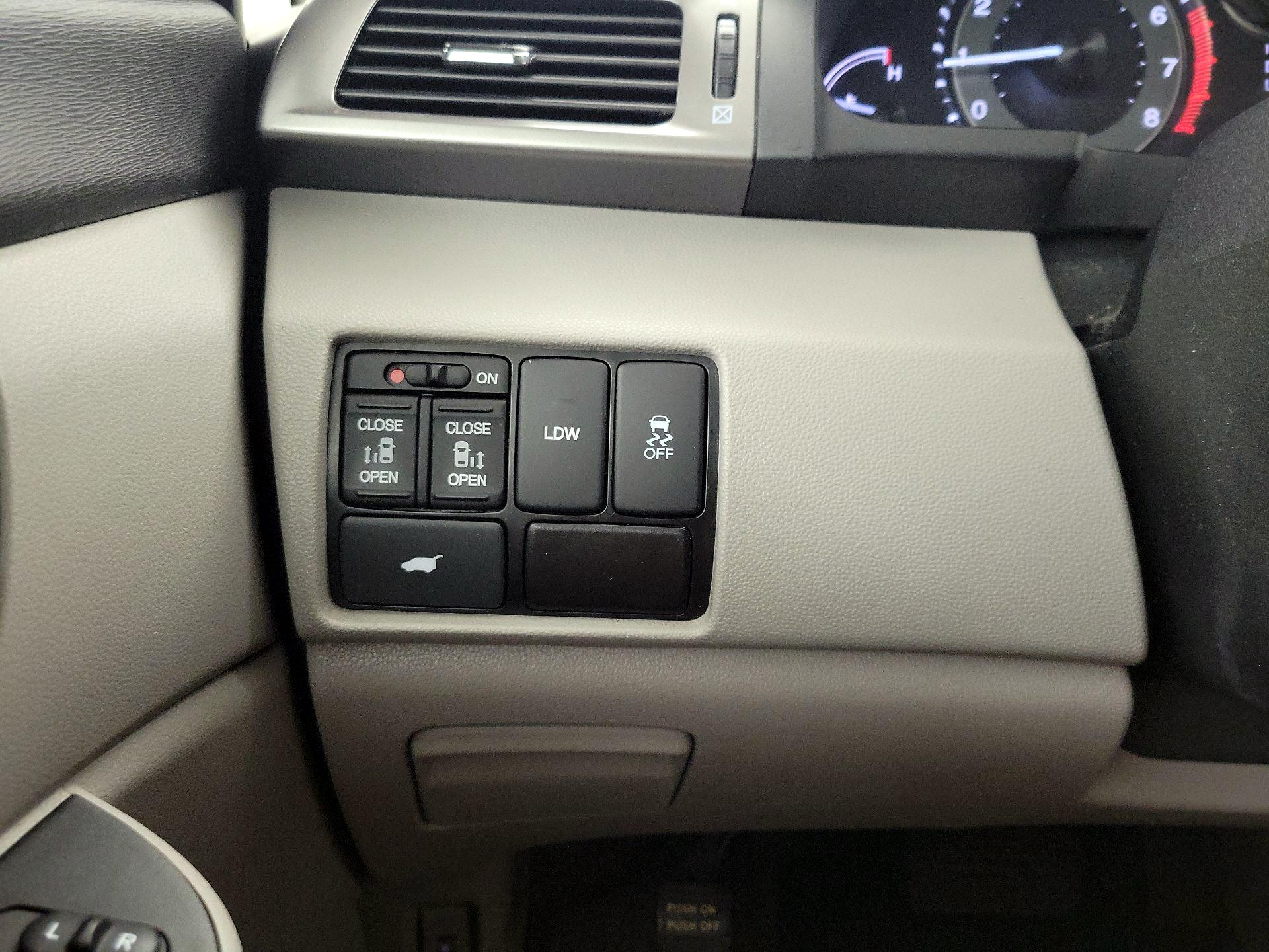 Thumbnail: 2016 Honda Odyssey - 13
