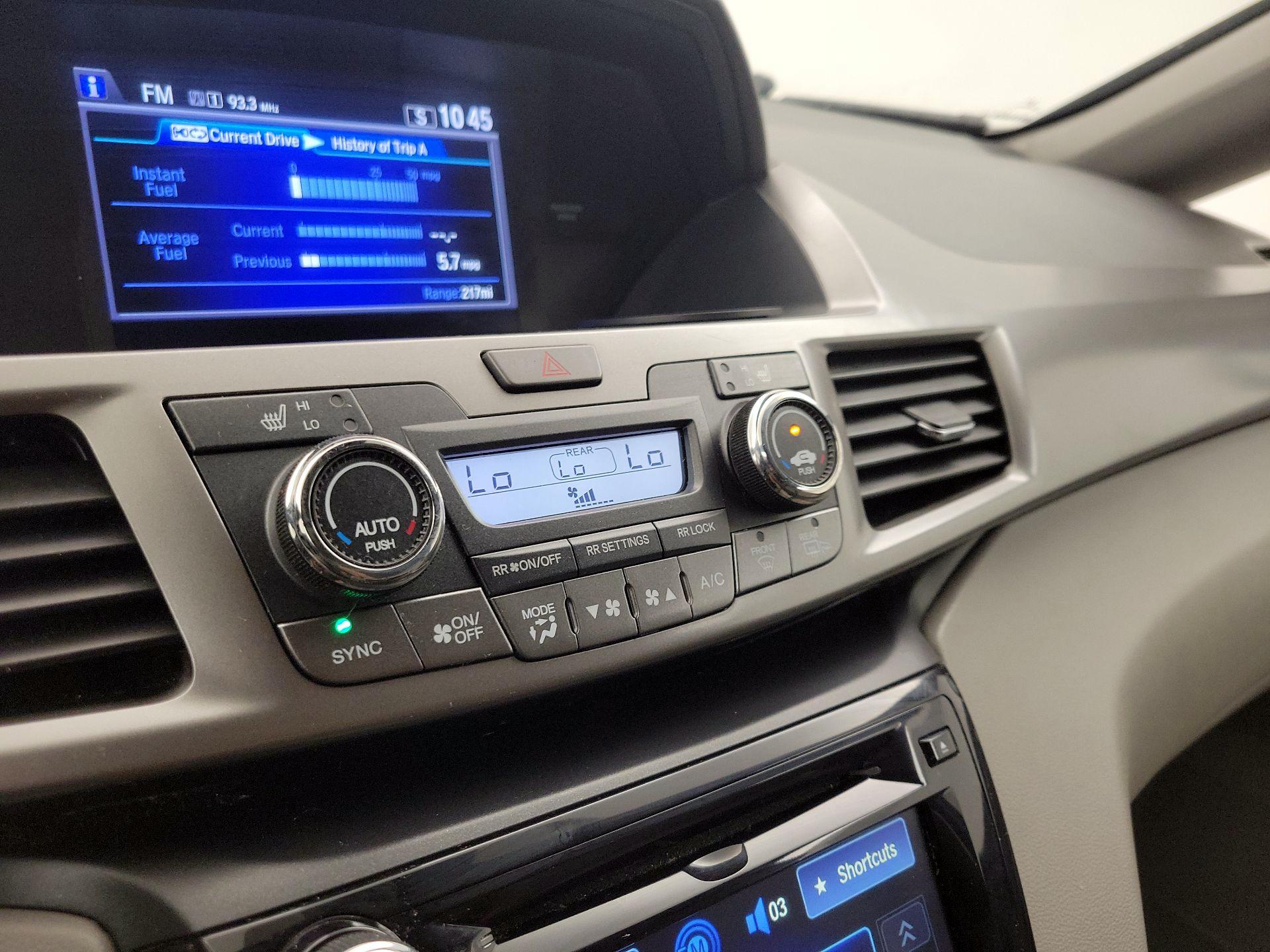 Thumbnail: 2016 Honda Odyssey - 16