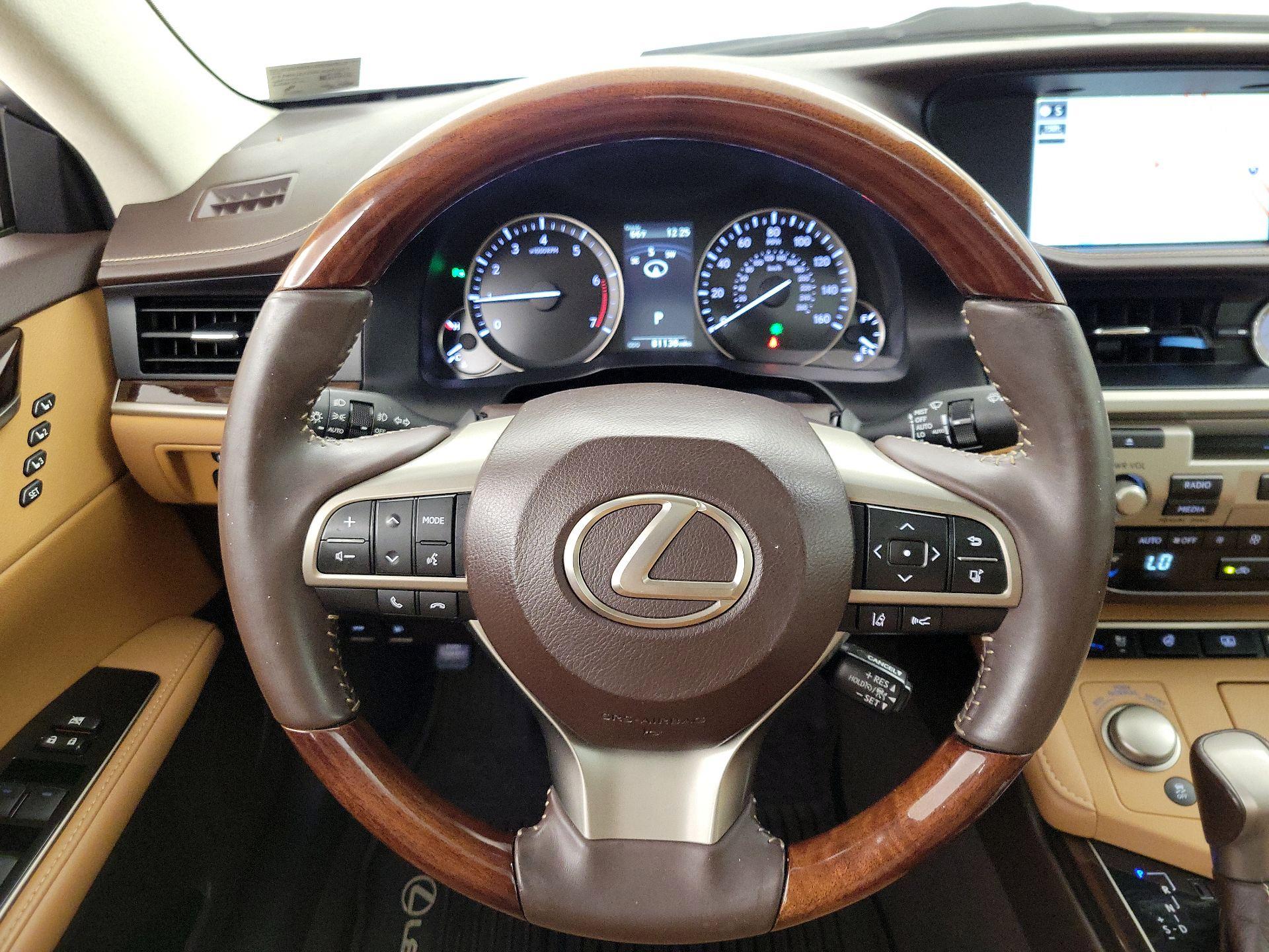 Thumbnail: 2017 Lexus ES - 10