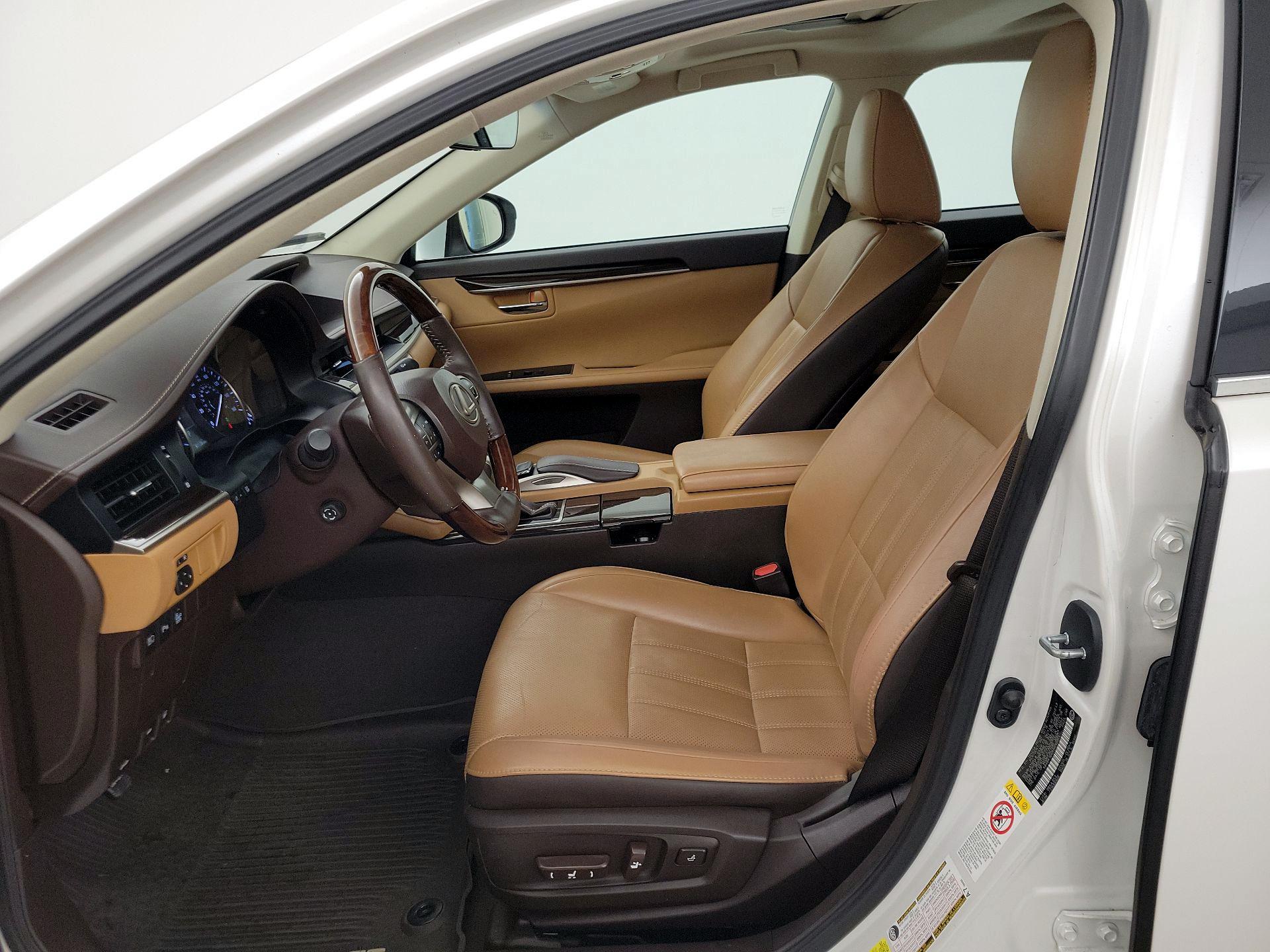 Thumbnail: 2017 Lexus ES - 11
