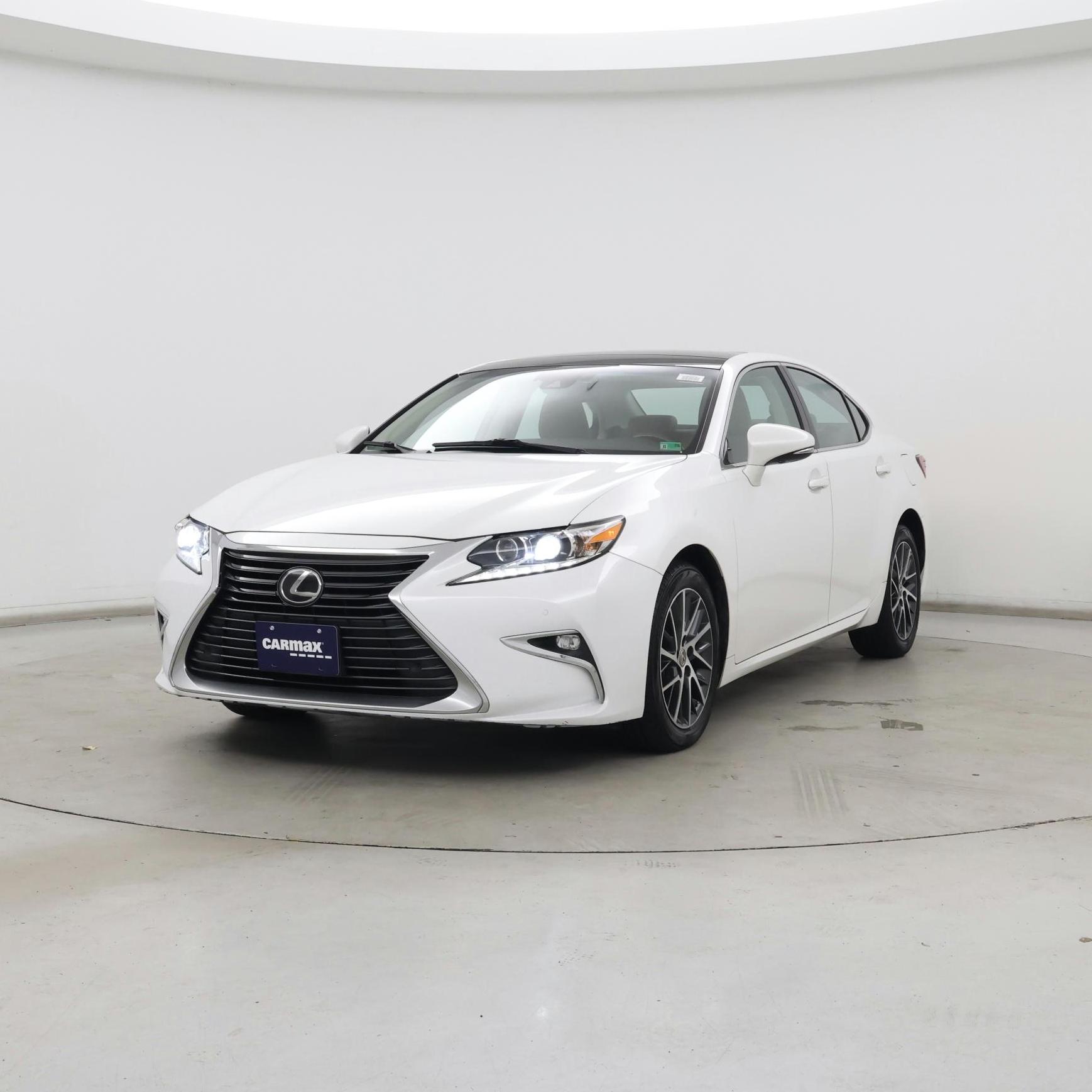 Thumbnail: 2017 Lexus ES - 4