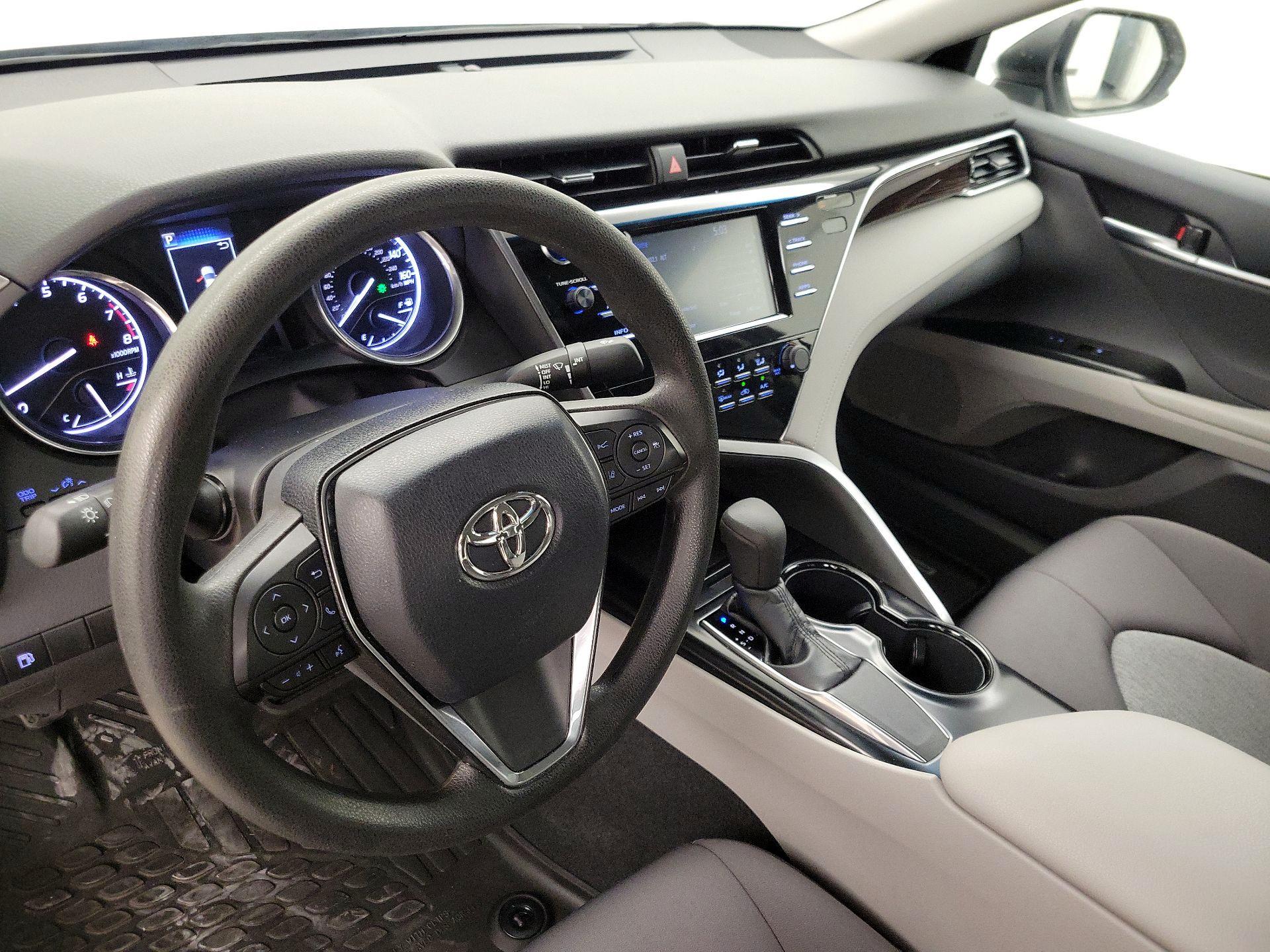 Thumbnail: 2018 Toyota Camry - 9