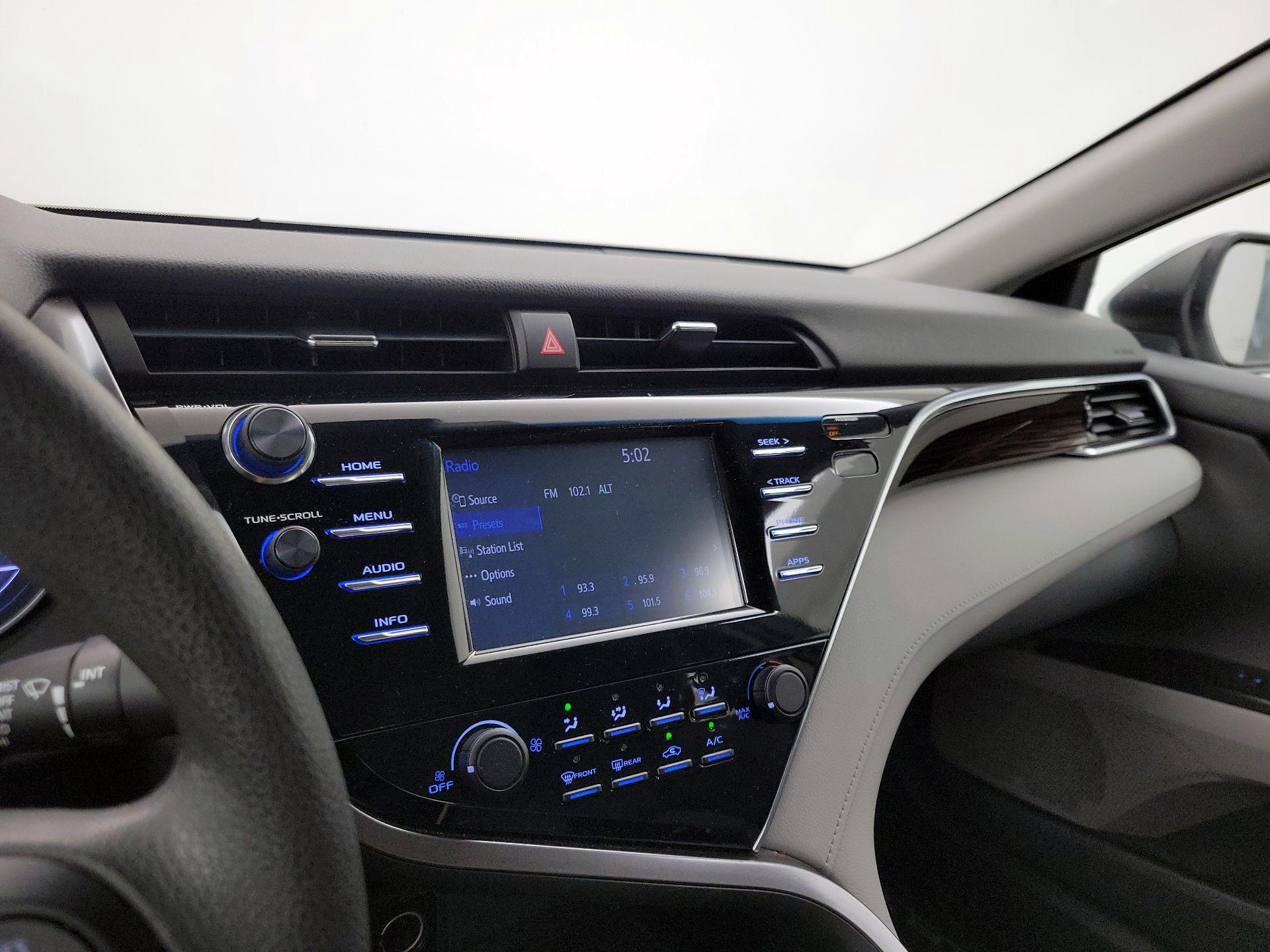 Thumbnail: 2018 Toyota Camry - 15