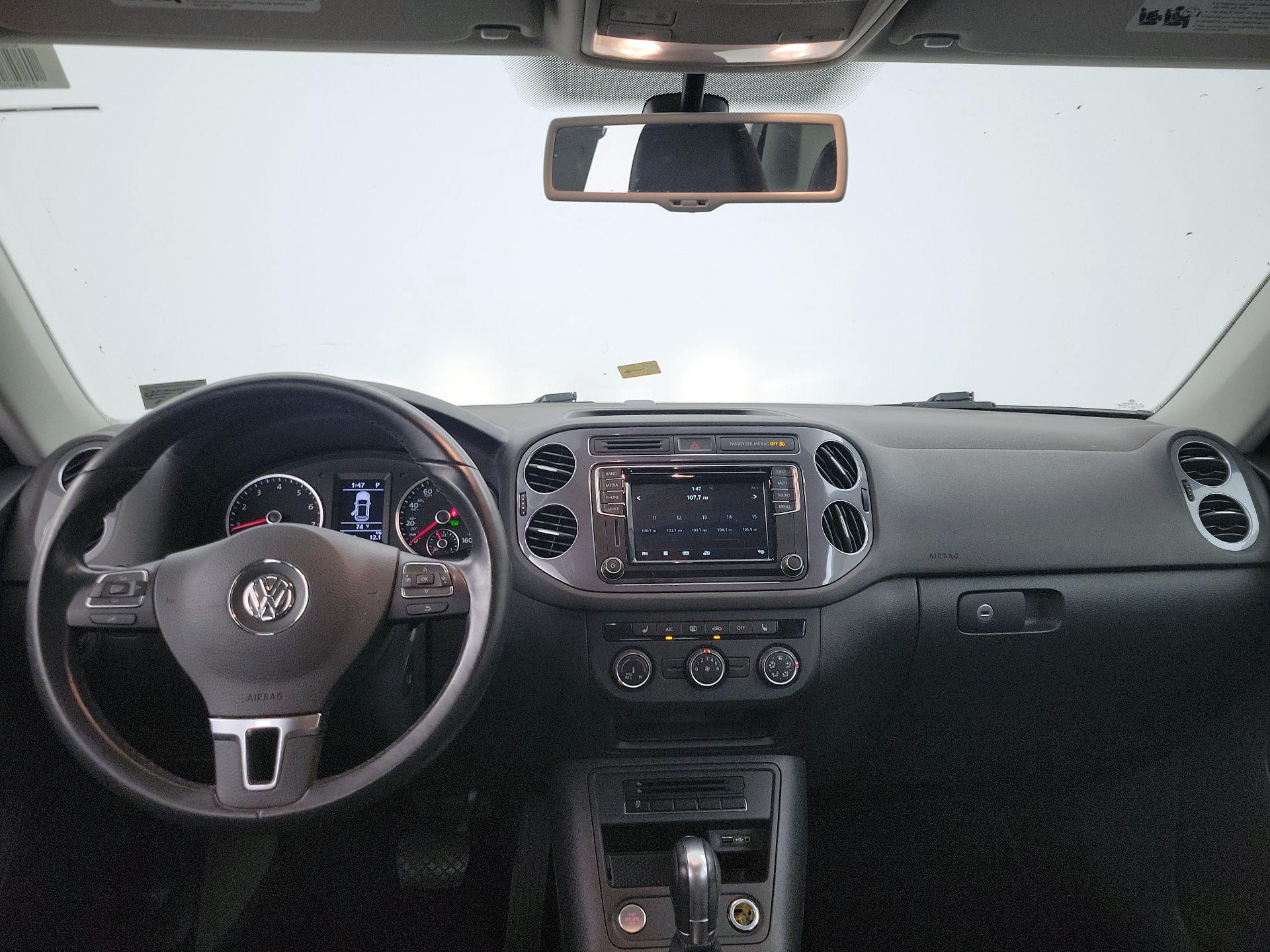 Thumbnail: 2017 Volkswagen Tiguan - 9