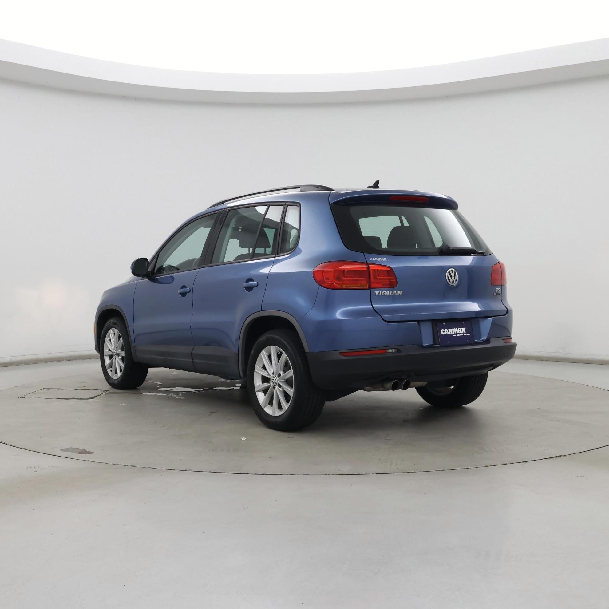 Thumbnail: 2017 Volkswagen Tiguan - 2