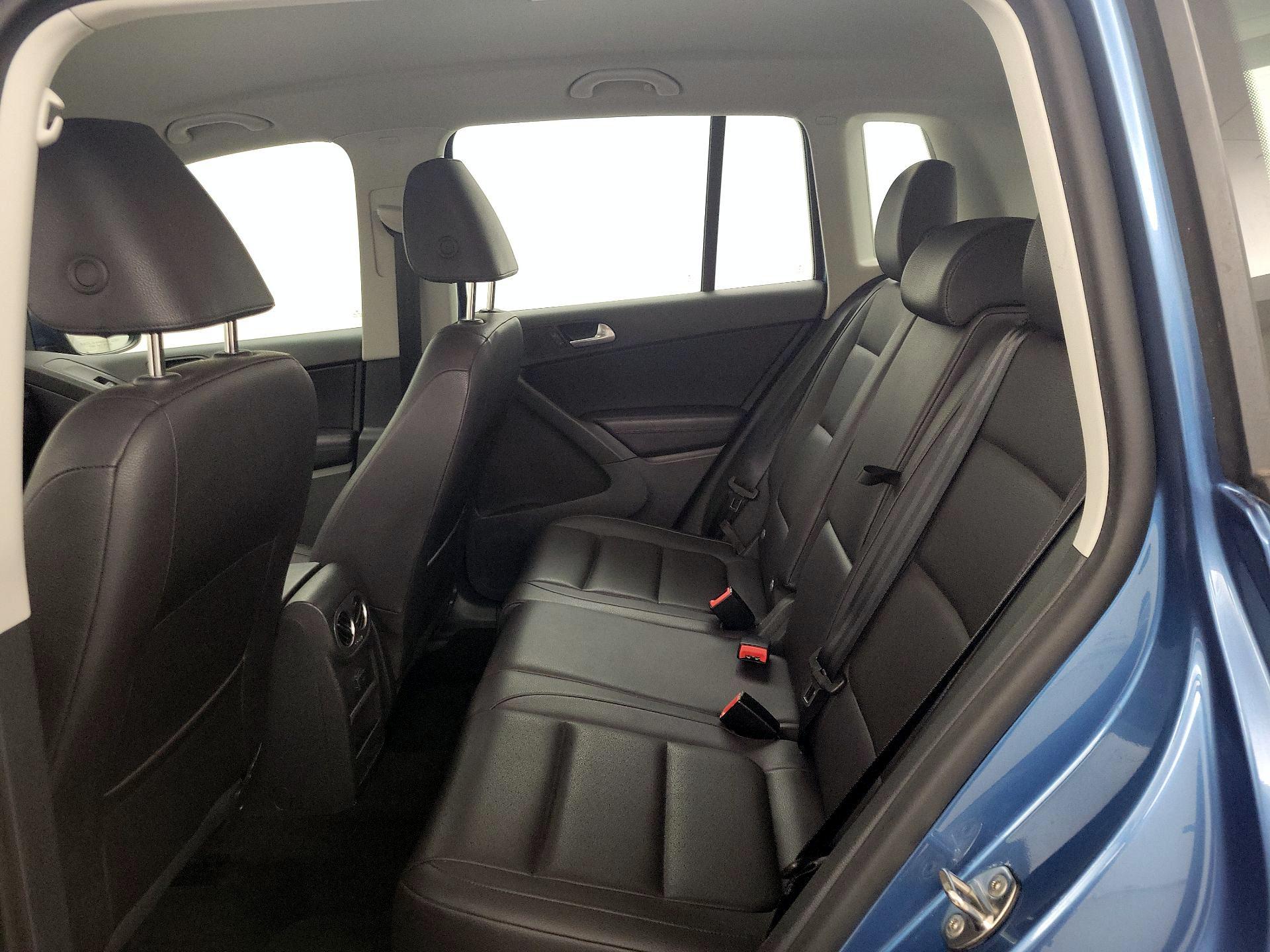 Thumbnail: 2017 Volkswagen Tiguan - 19