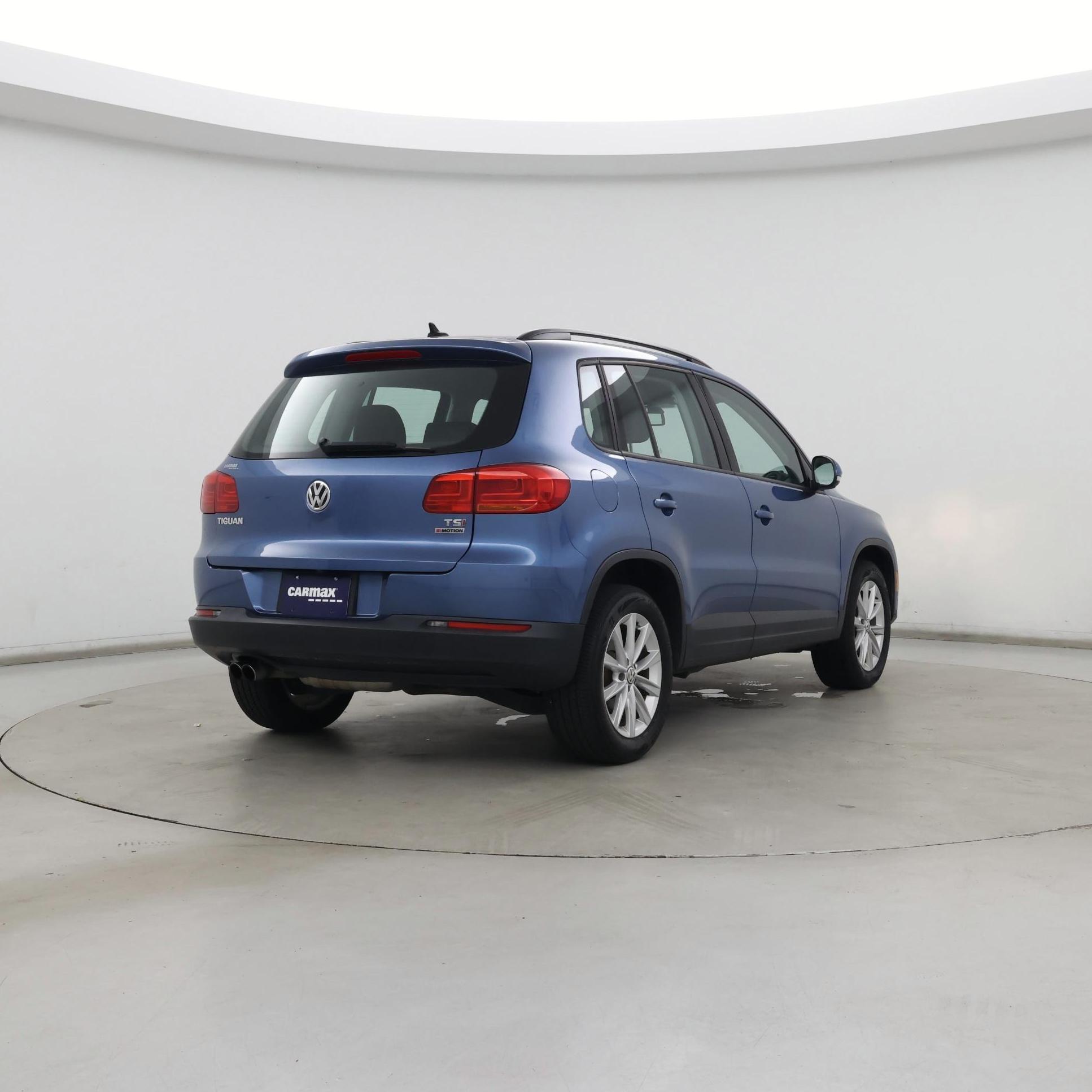 Thumbnail: 2017 Volkswagen Tiguan - 8