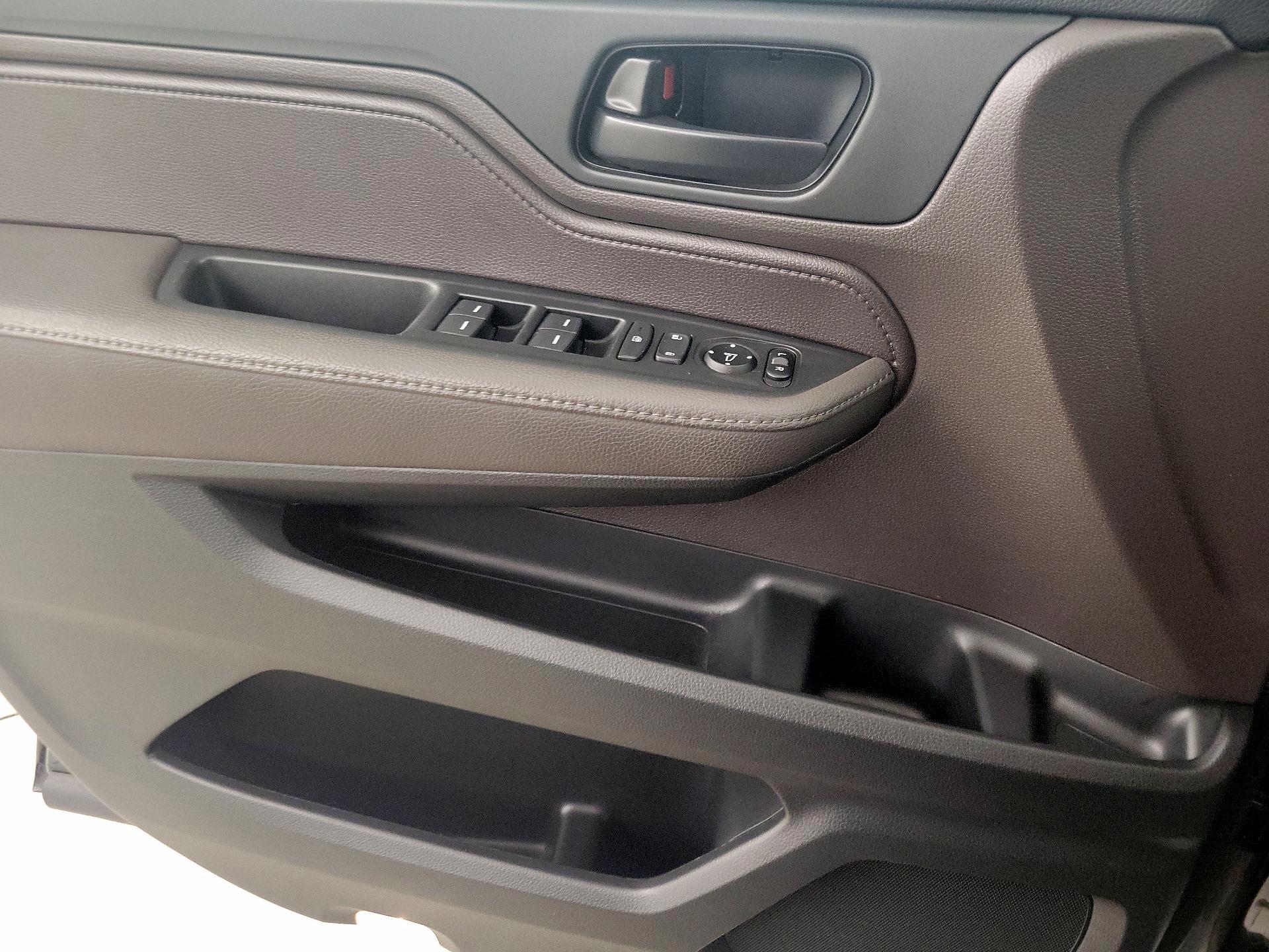 Thumbnail: 2018 Honda Odyssey - 12