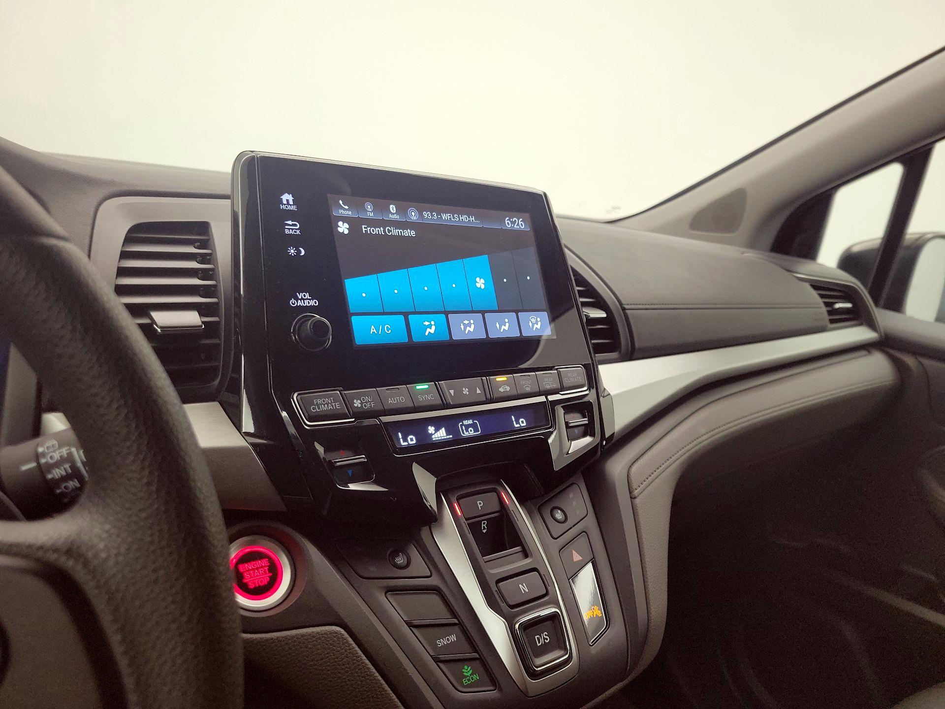 Thumbnail: 2018 Honda Odyssey - 16