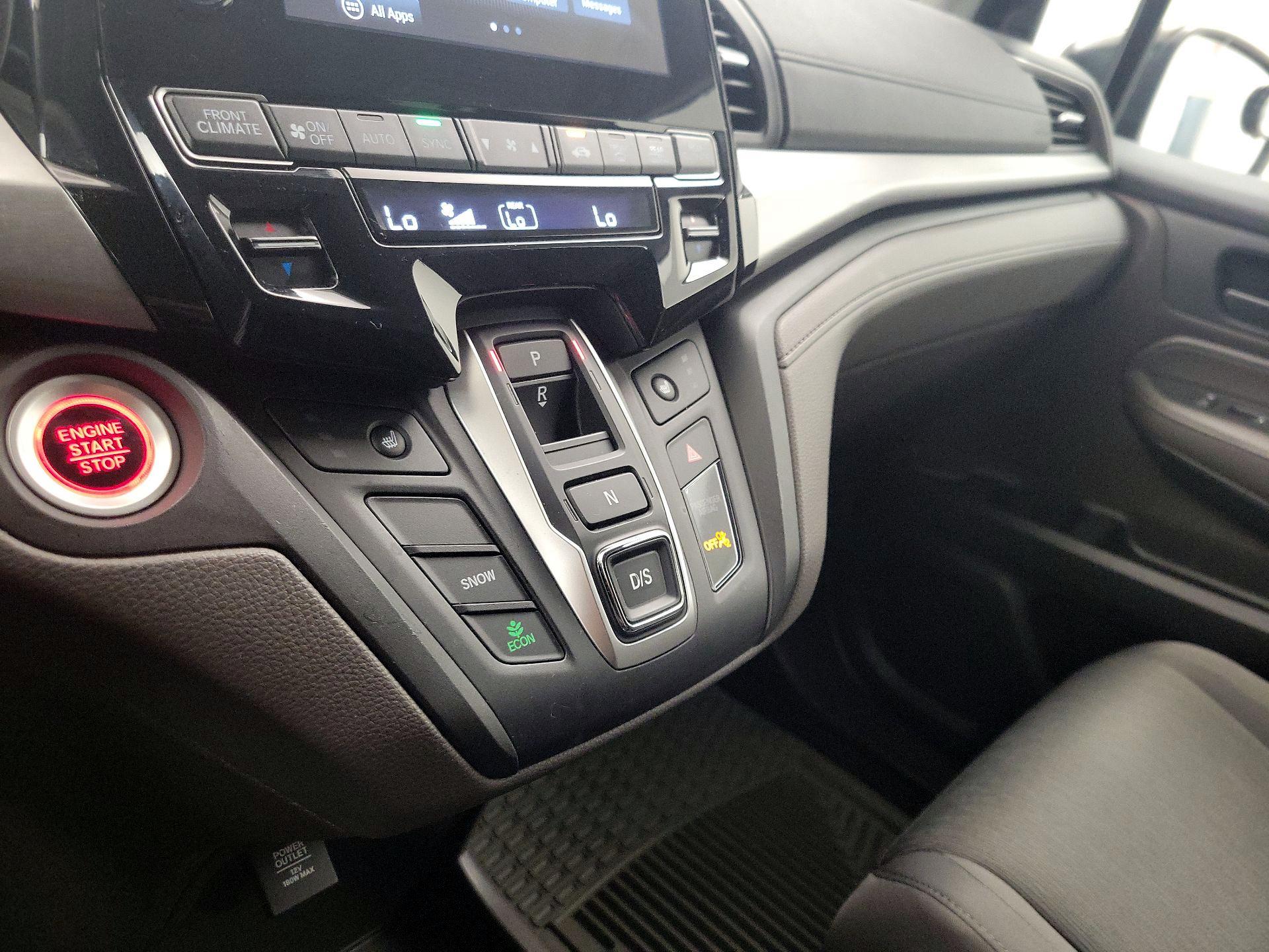 Thumbnail: 2018 Honda Odyssey - 17
