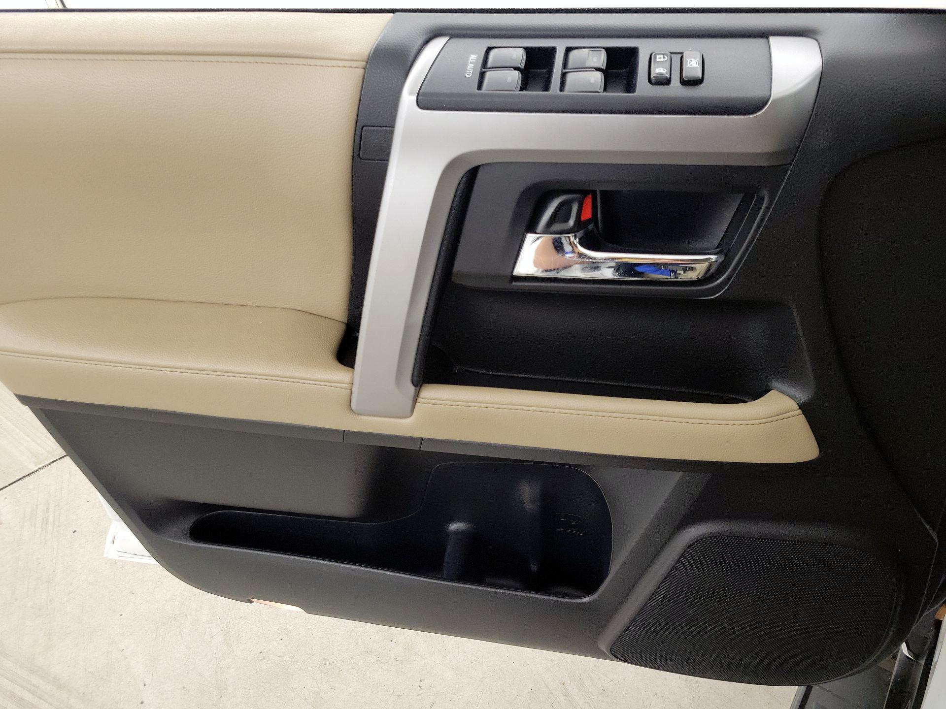 Thumbnail: 2017 Toyota 4Runner - 12