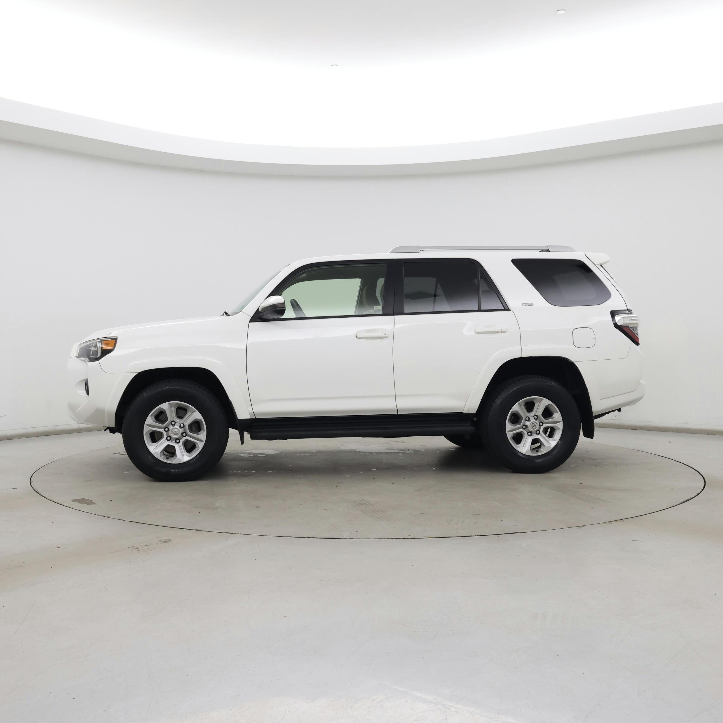 Thumbnail: 2017 Toyota 4Runner - 3