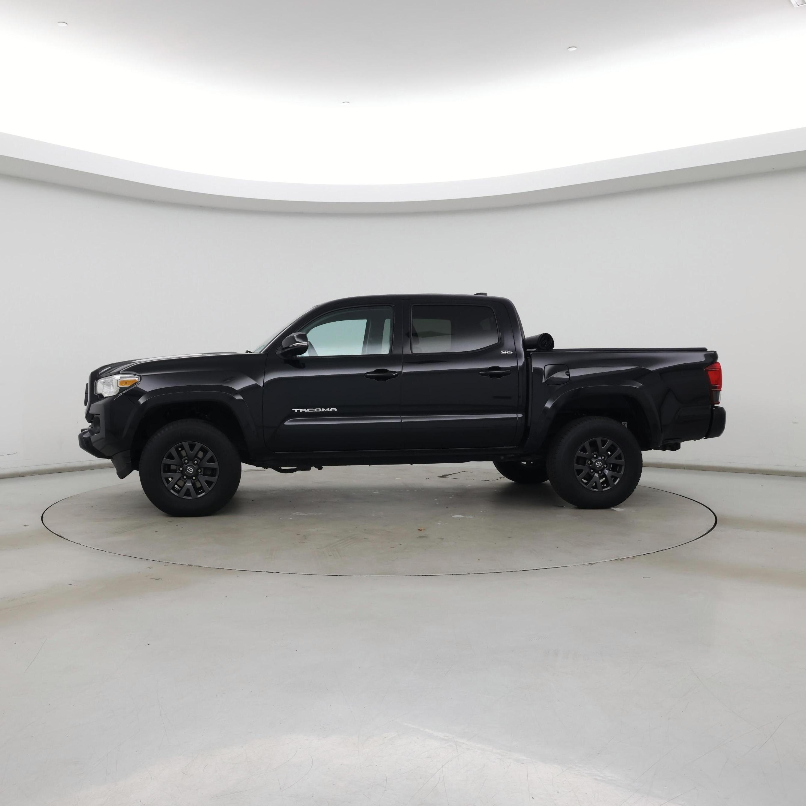 Thumbnail: 2022 Toyota Tacoma - 3
