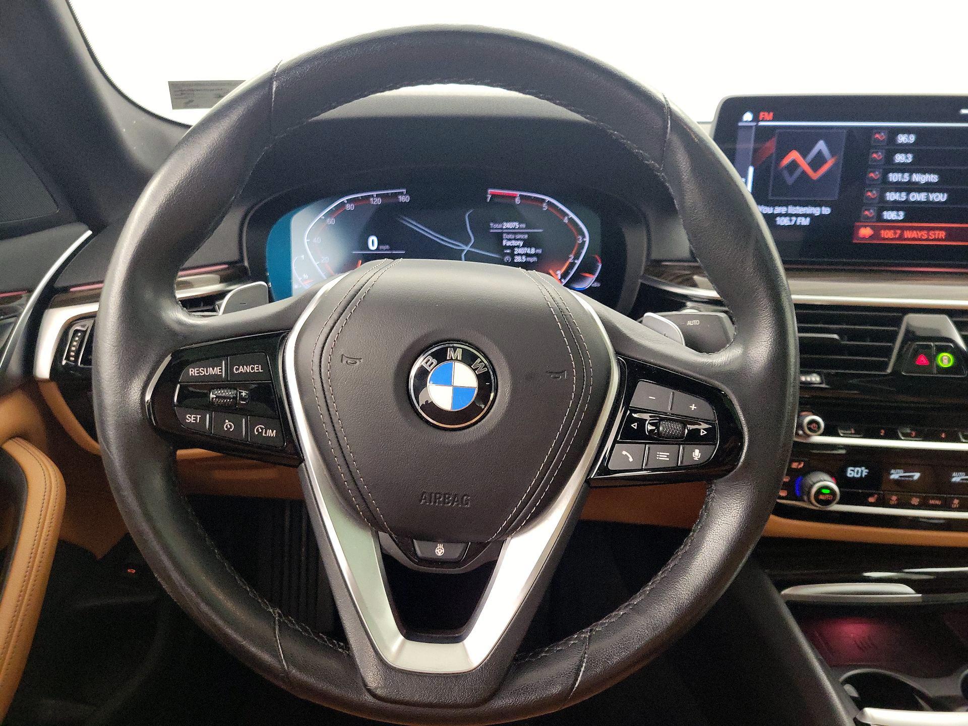 Thumbnail: 2021 BMW 5 Series - 10