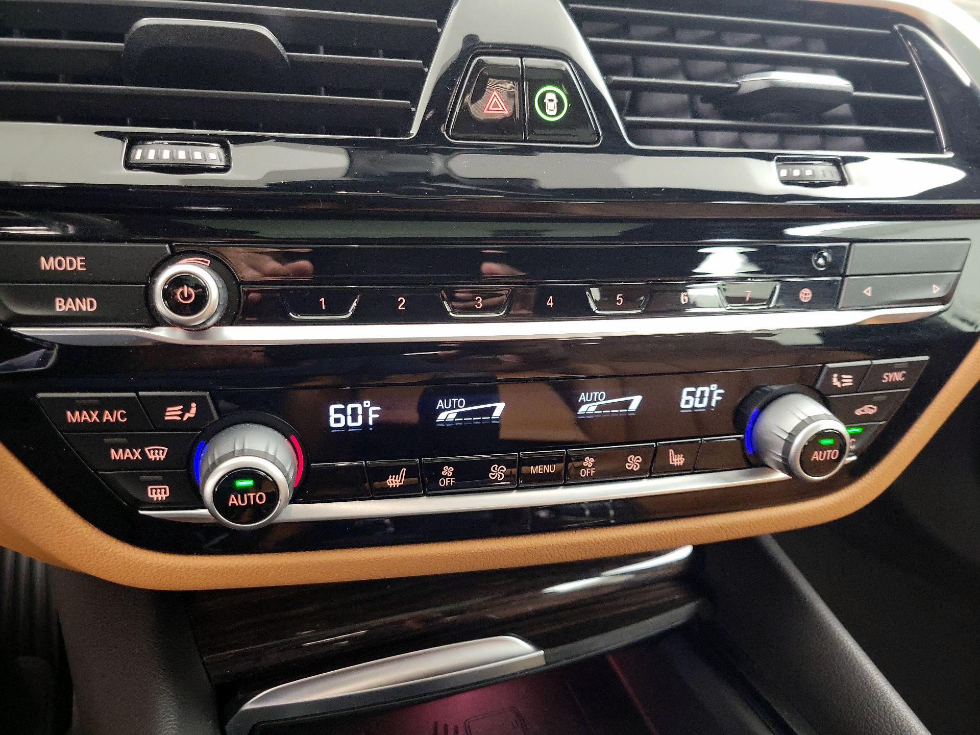 Thumbnail: 2021 BMW 5 Series - 17