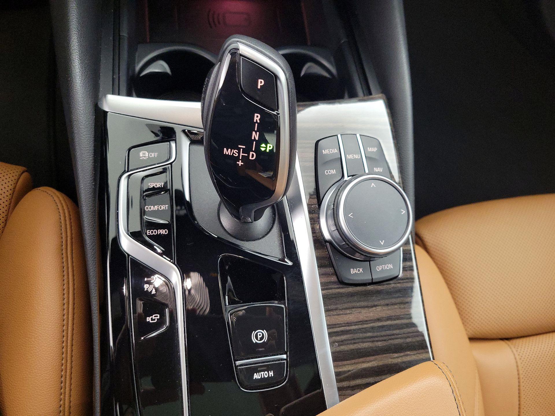Thumbnail: 2021 BMW 5 Series - 18