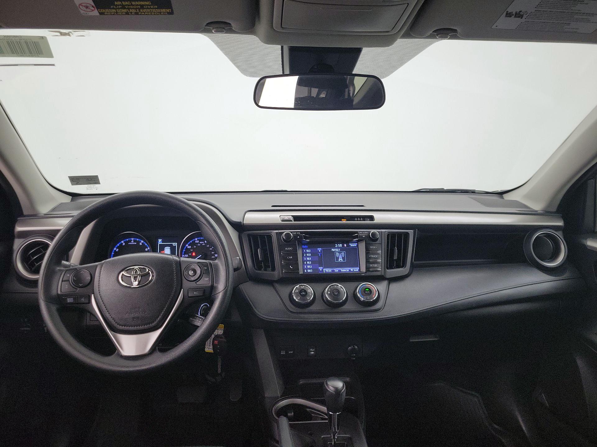 Thumbnail: 2018 Toyota RAV4 - 9