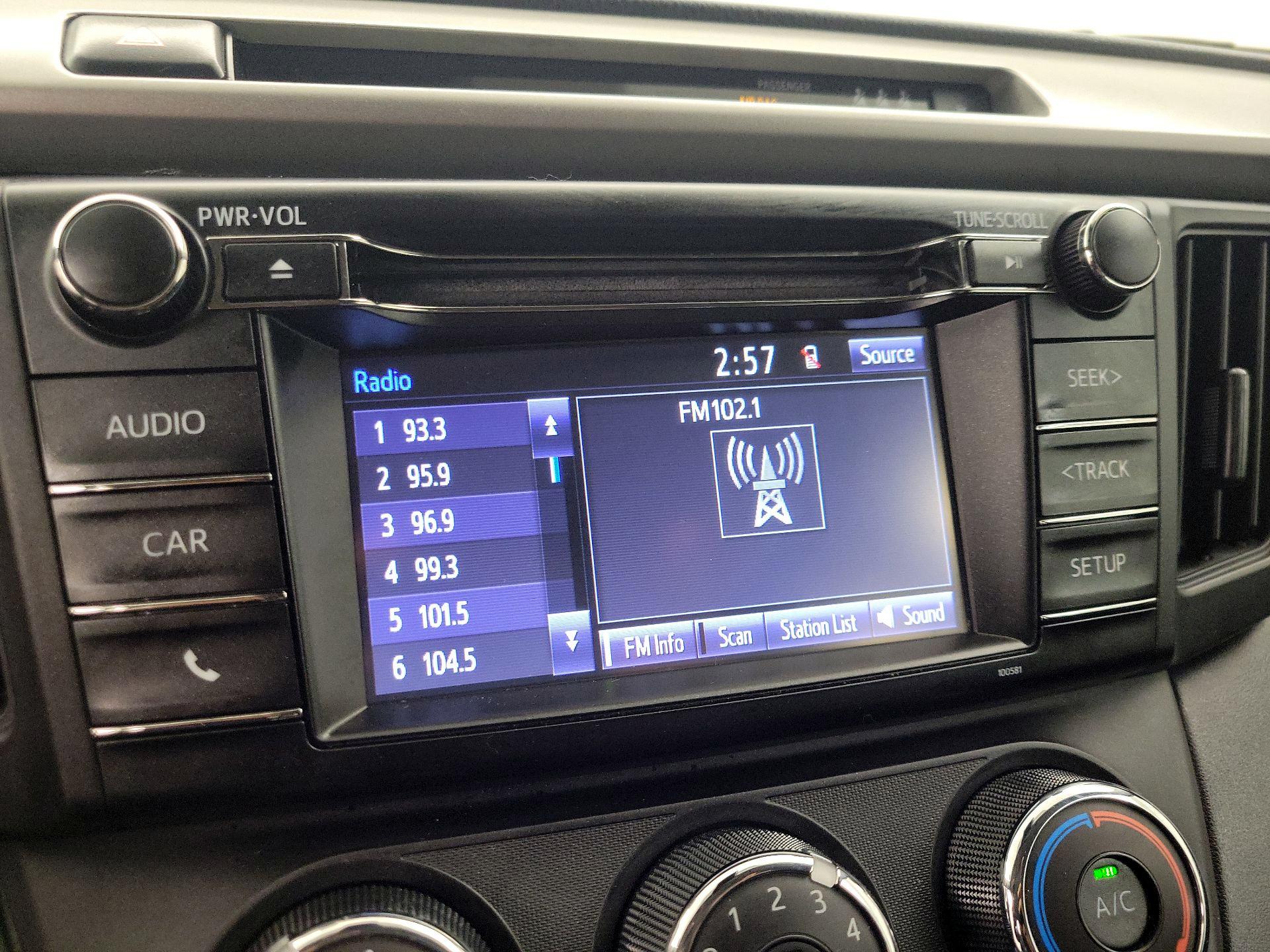 Thumbnail: 2018 Toyota RAV4 - 15