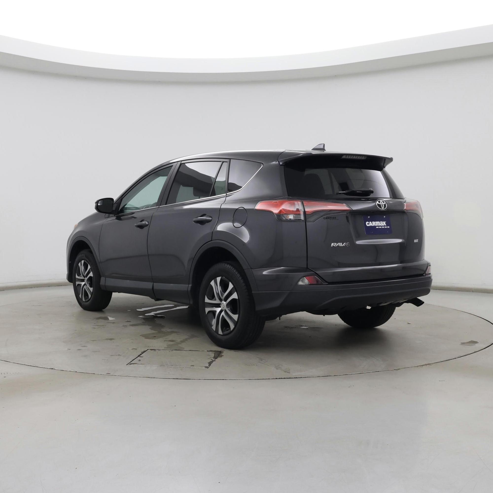 Thumbnail: 2018 Toyota RAV4 - 2