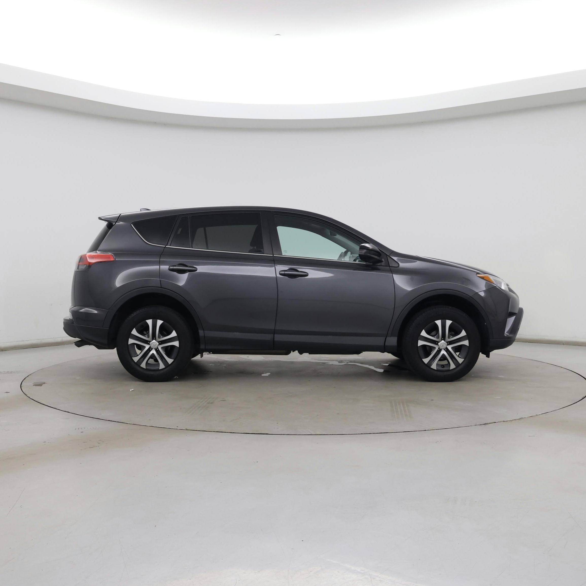 Thumbnail: 2018 Toyota RAV4 - 7