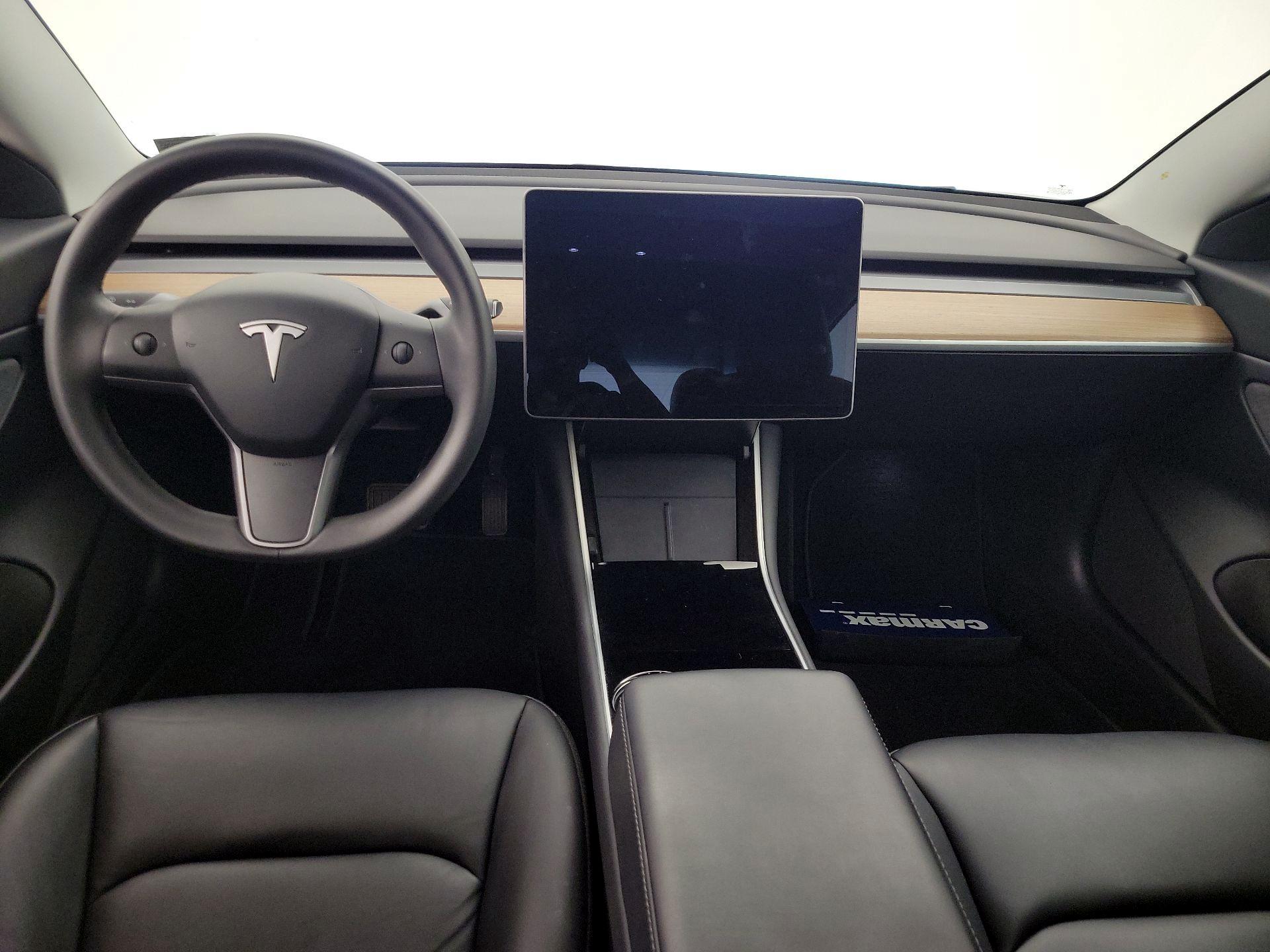 Thumbnail: 2020 Tesla Model 3 - 9