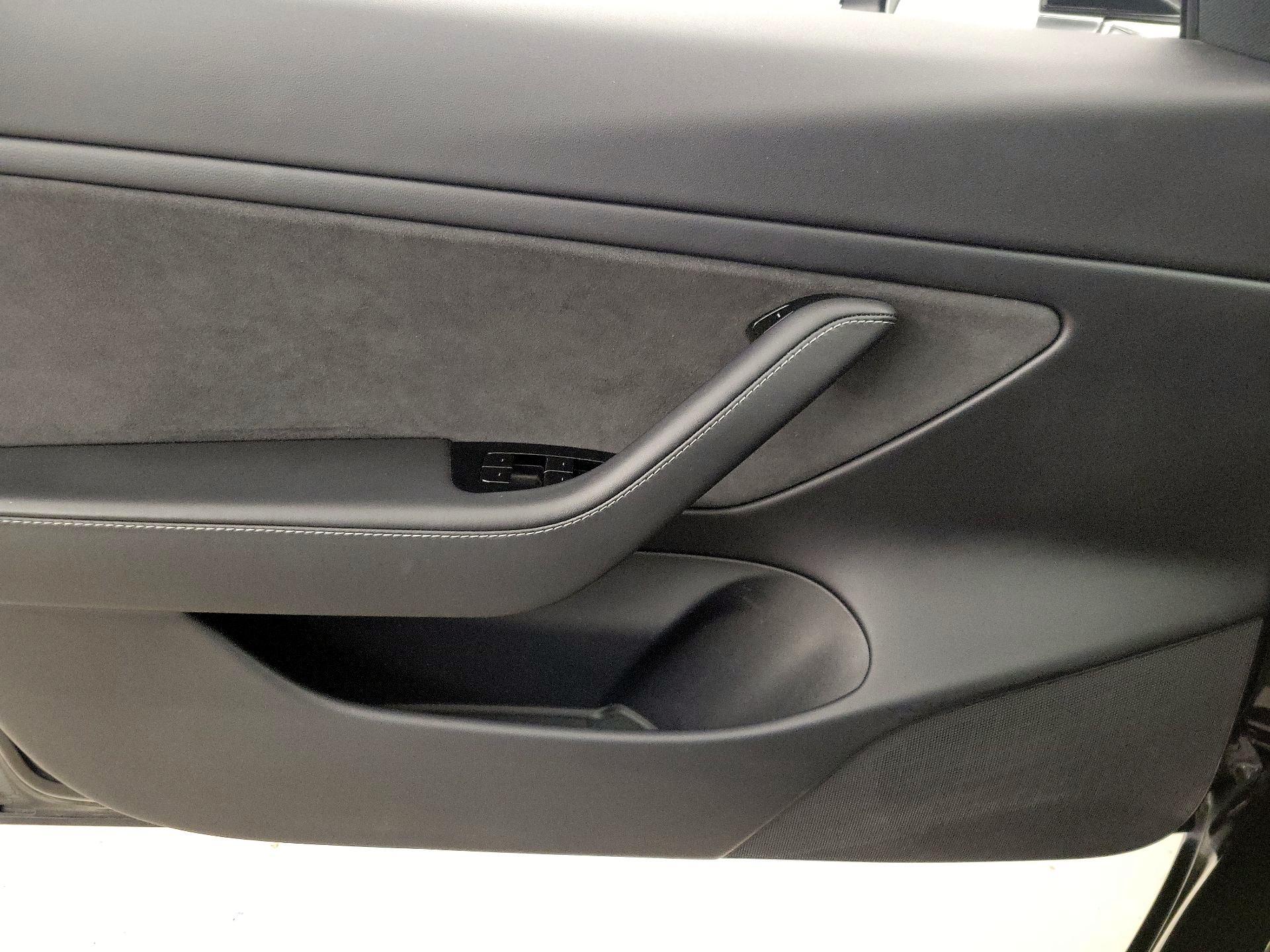 Thumbnail: 2020 Tesla Model 3 - 12