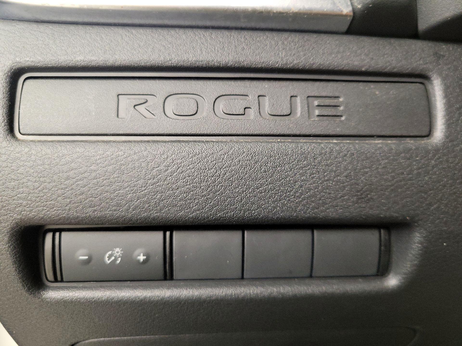 Thumbnail: 2021 Nissan Rogue - 13