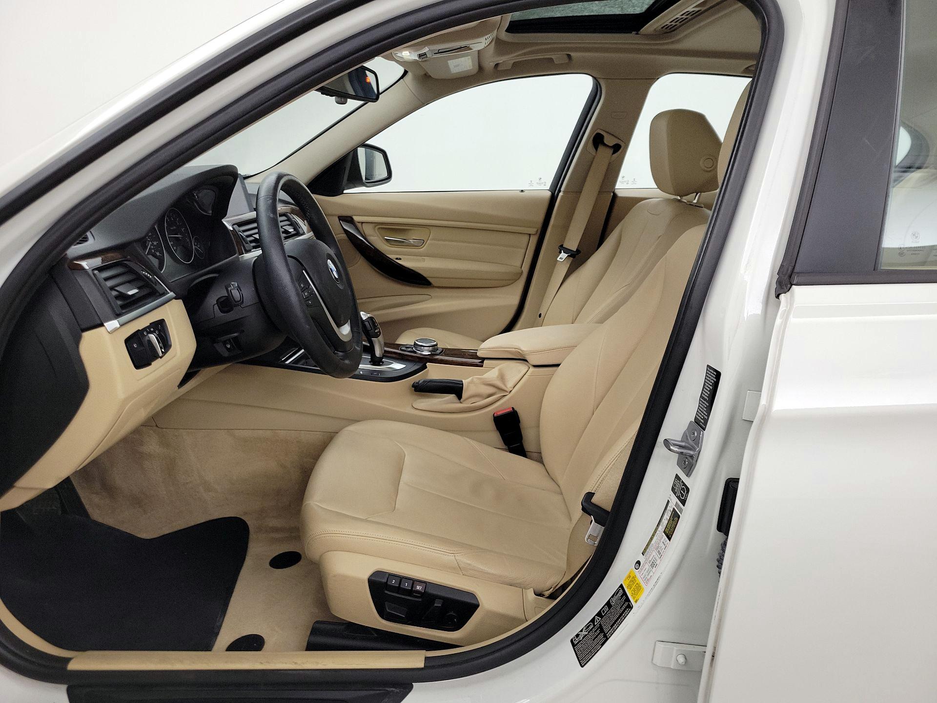 Thumbnail: 2015 BMW 3 Series - 11
