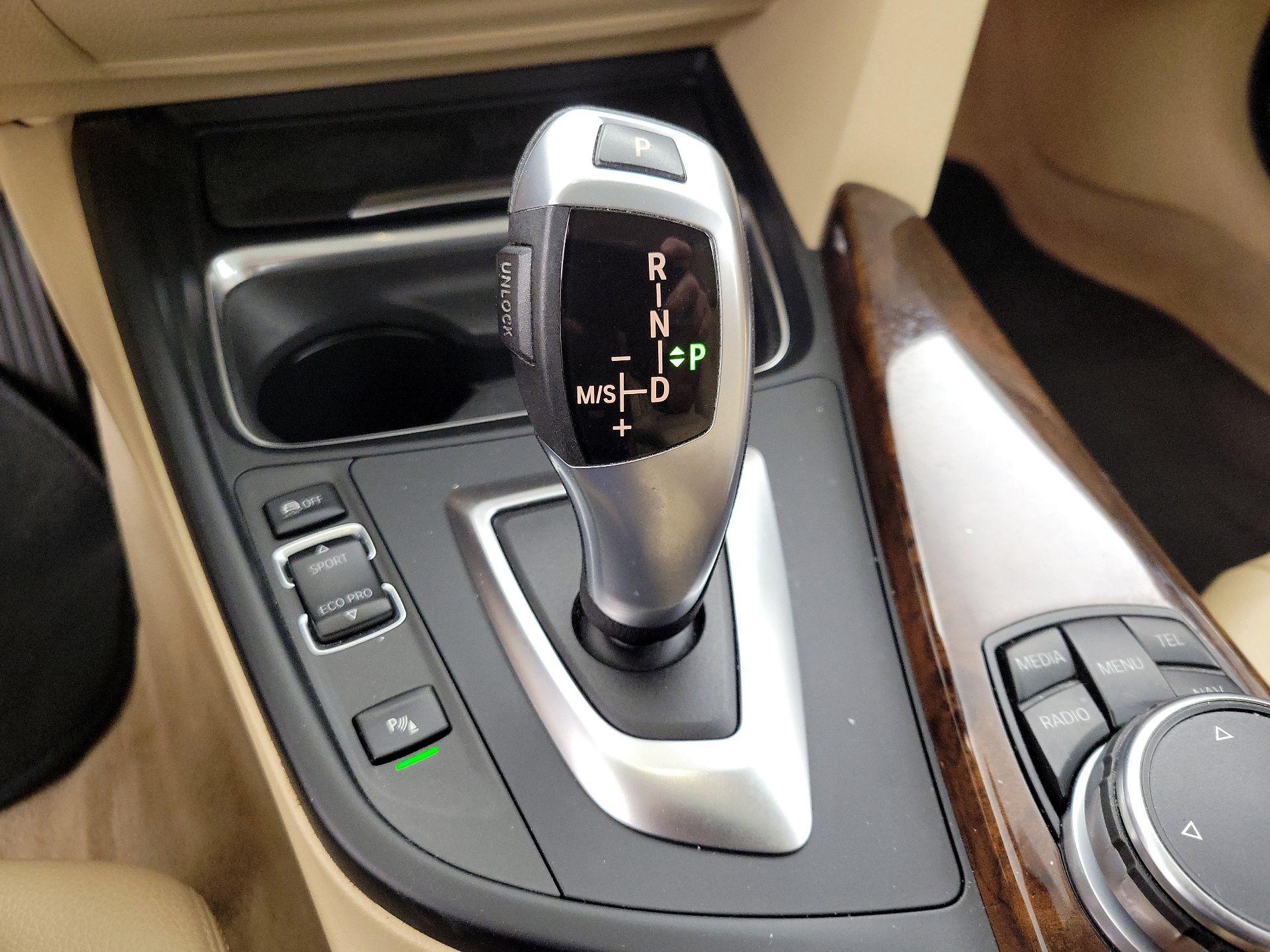 Thumbnail: 2015 BMW 3 Series - 18