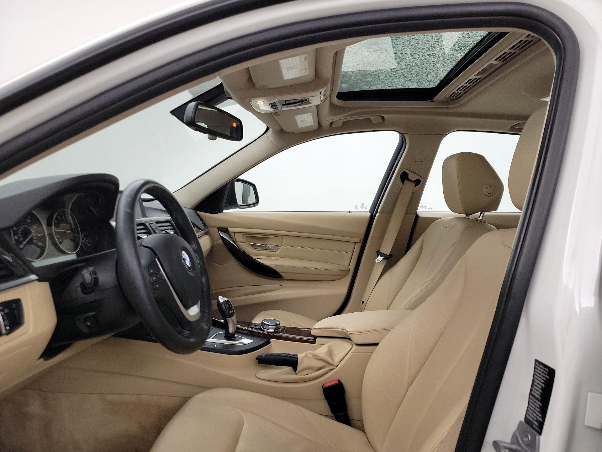Thumbnail: 2015 BMW 3 Series - 20