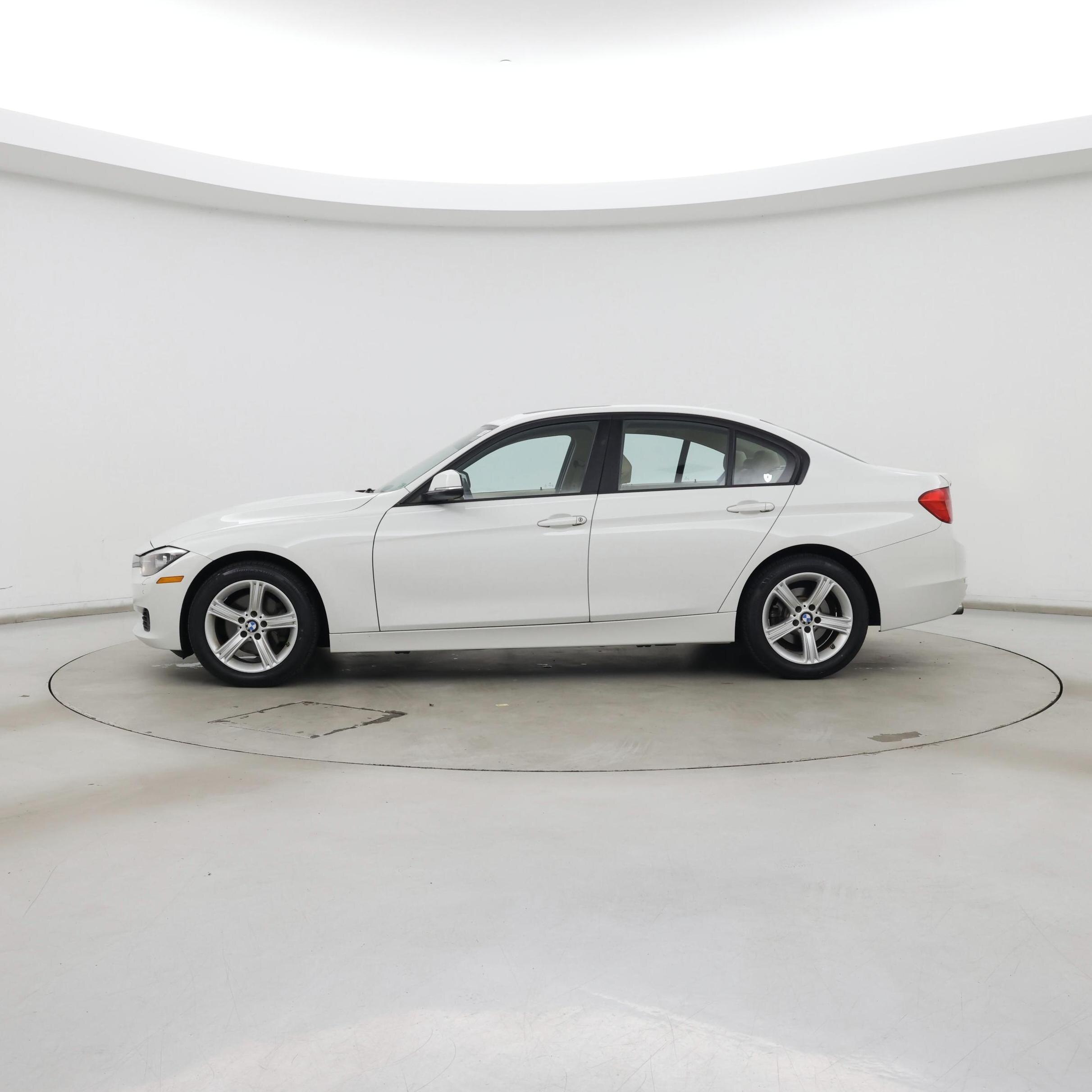 Thumbnail: 2015 BMW 3 Series - 3