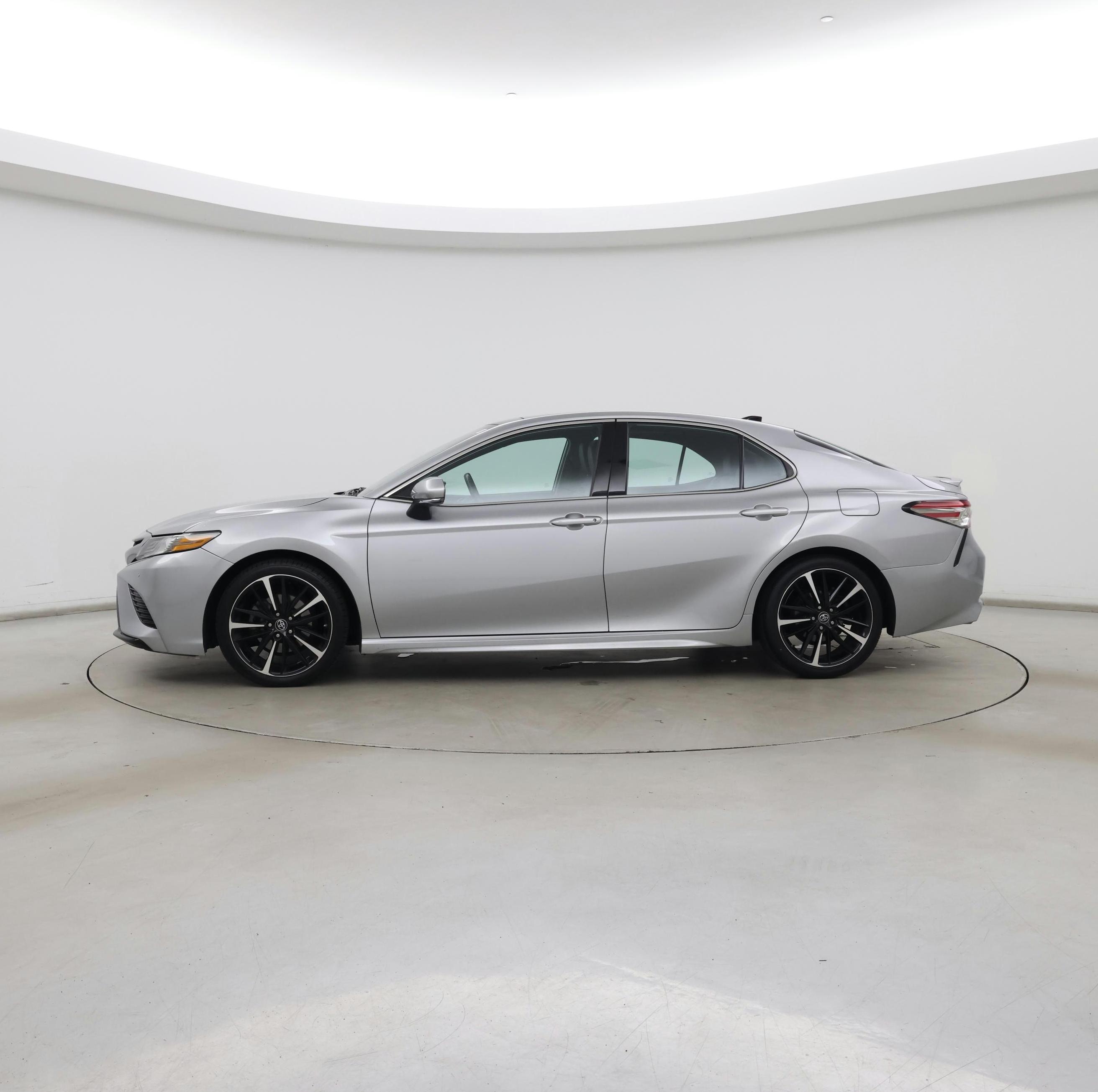 Thumbnail: 2019 Toyota Camry - 3