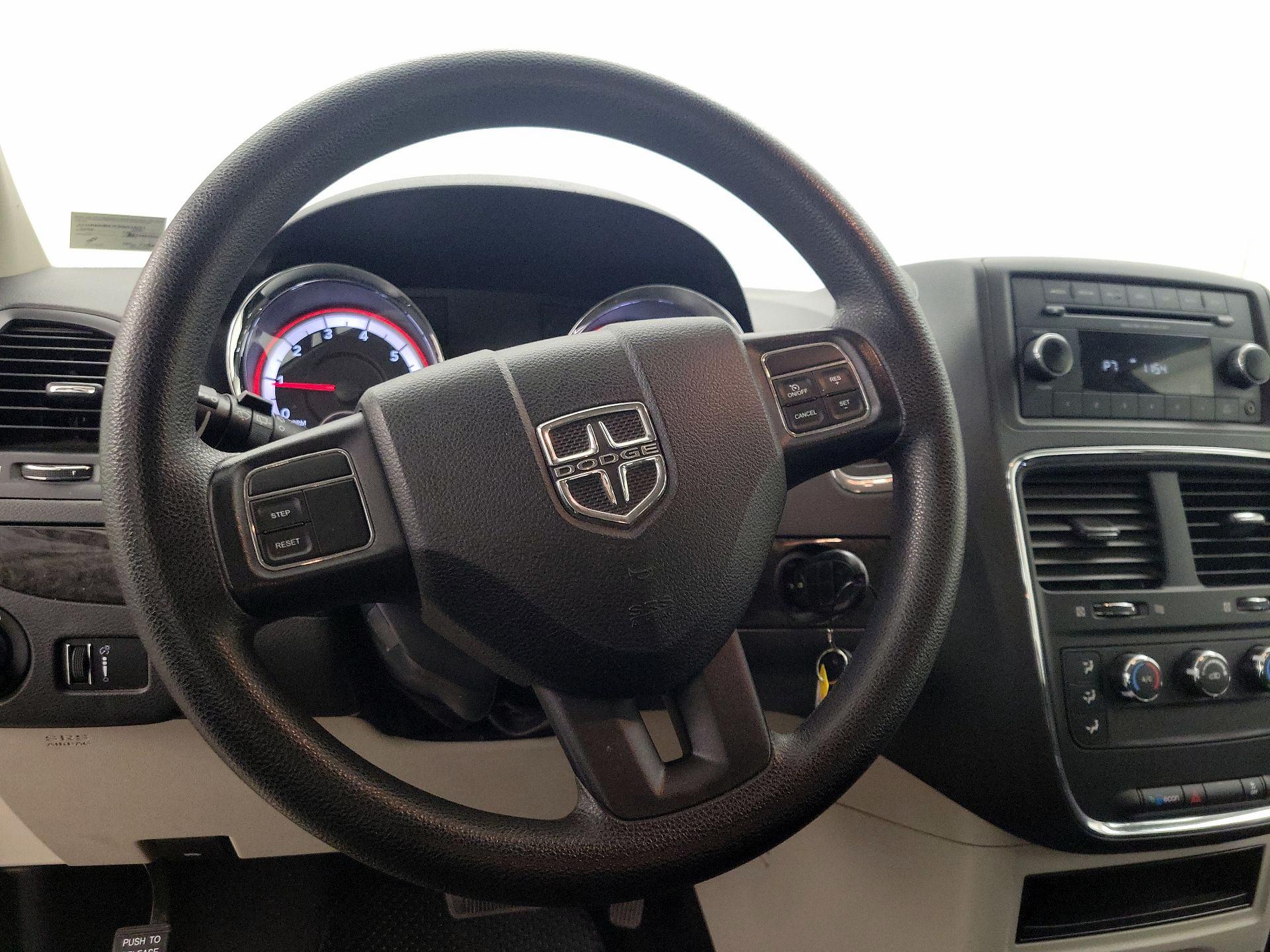 Thumbnail: 2015 Dodge Grand Caravan - 10