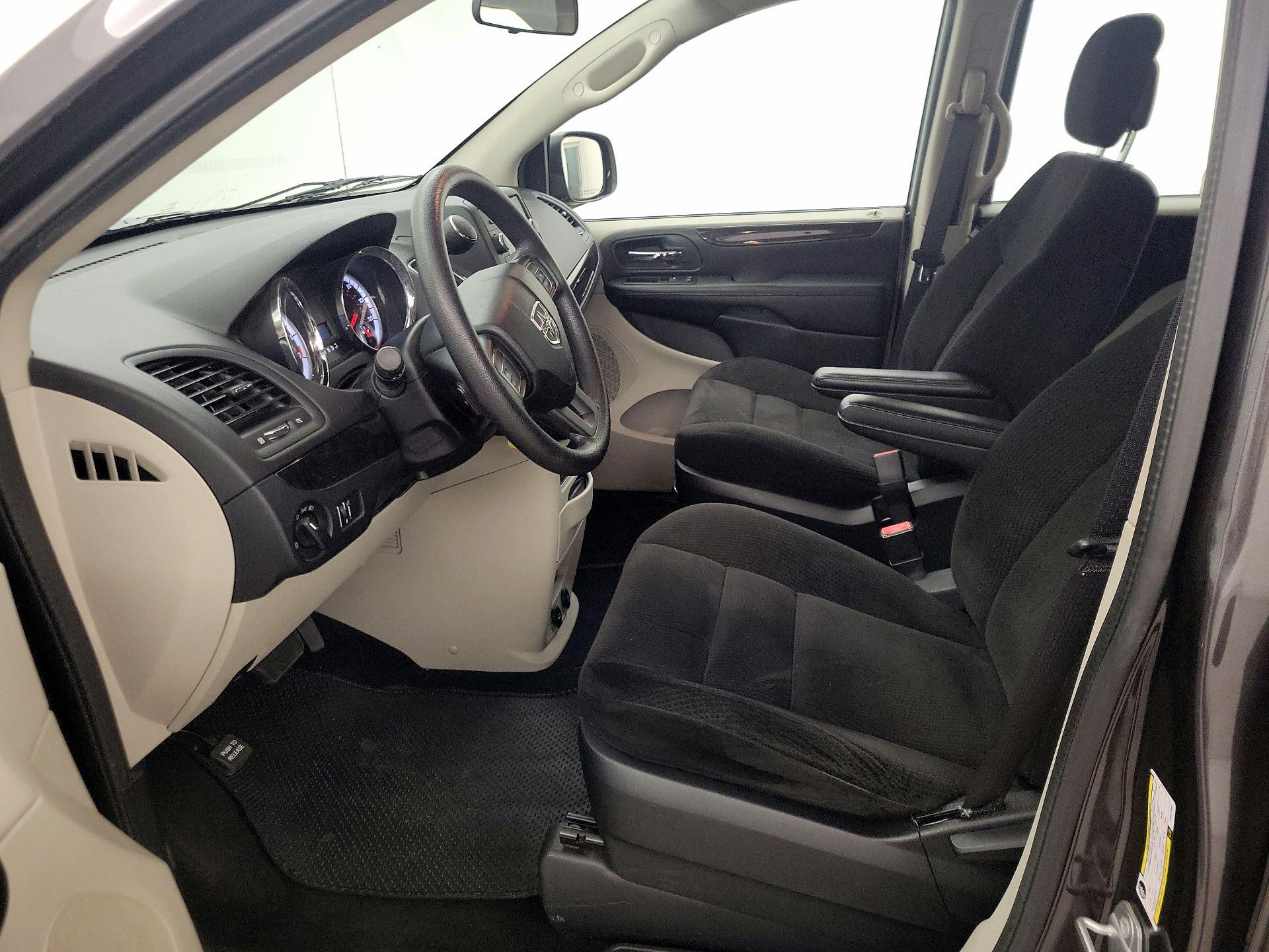 Thumbnail: 2015 Dodge Grand Caravan - 11