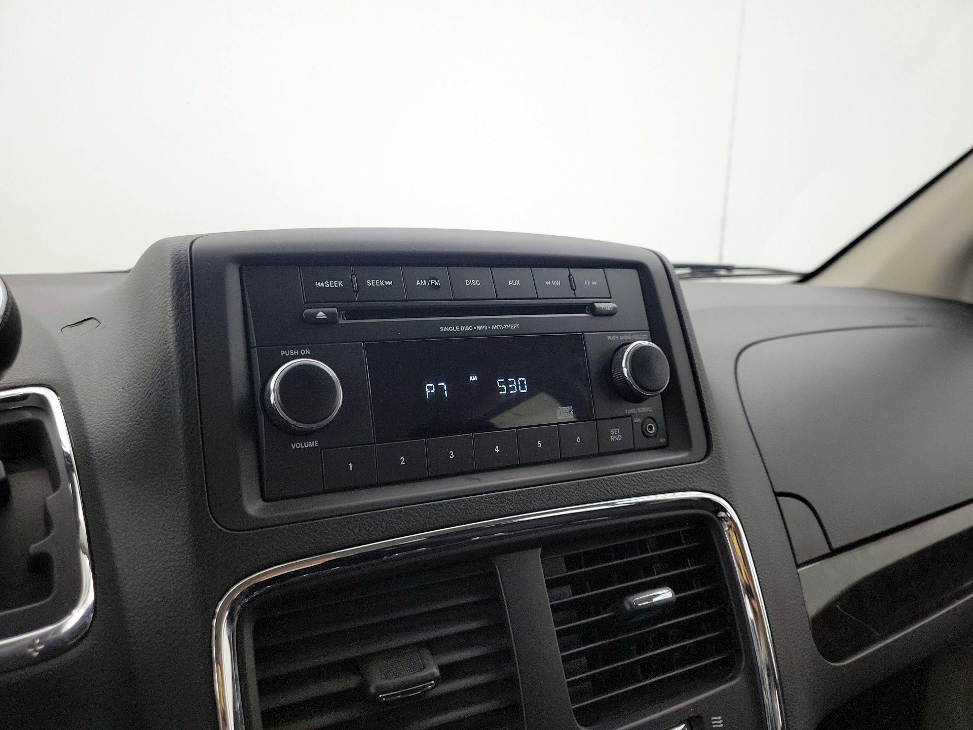 Thumbnail: 2015 Dodge Grand Caravan - 14