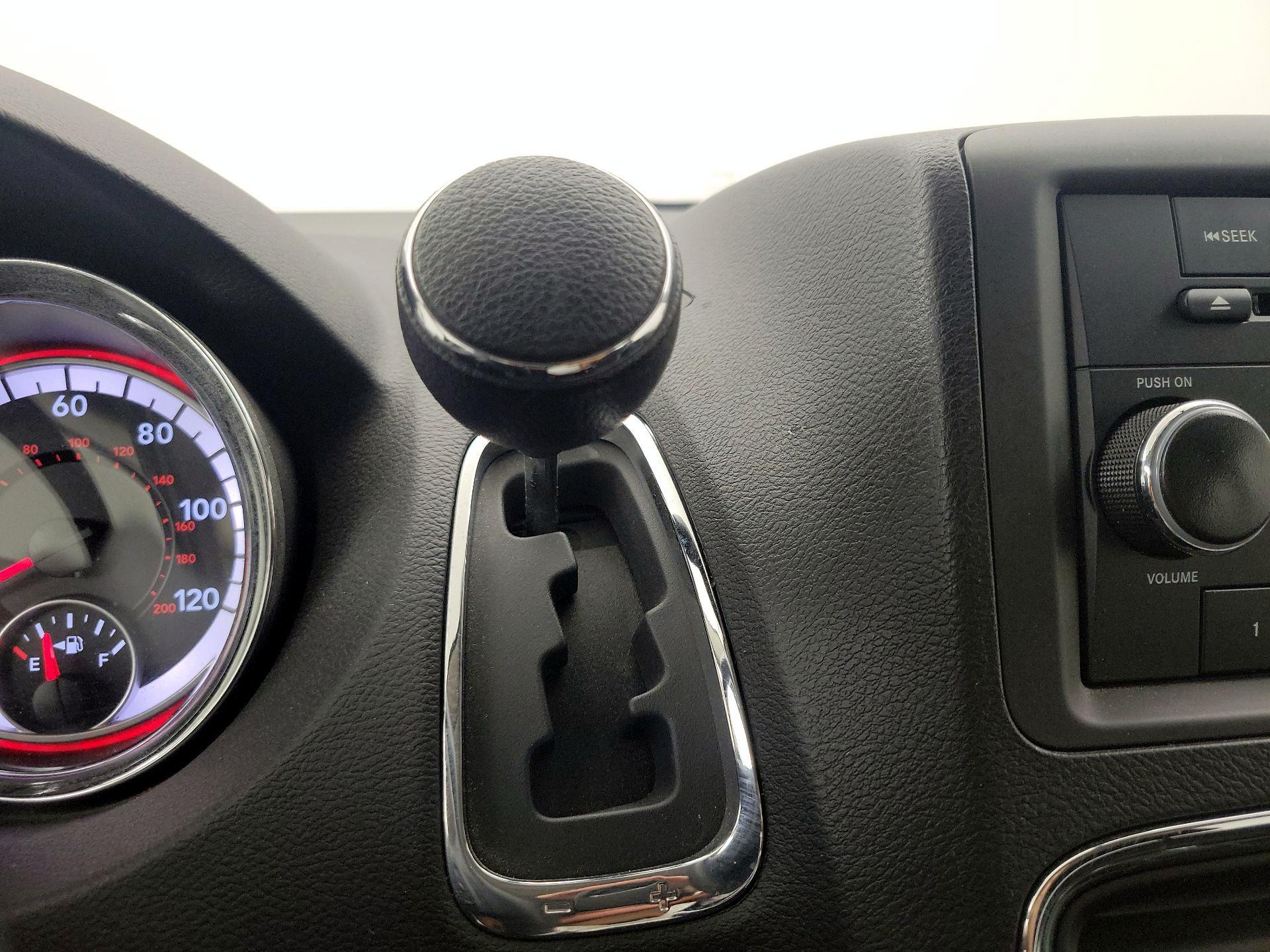 Thumbnail: 2015 Dodge Grand Caravan - 16