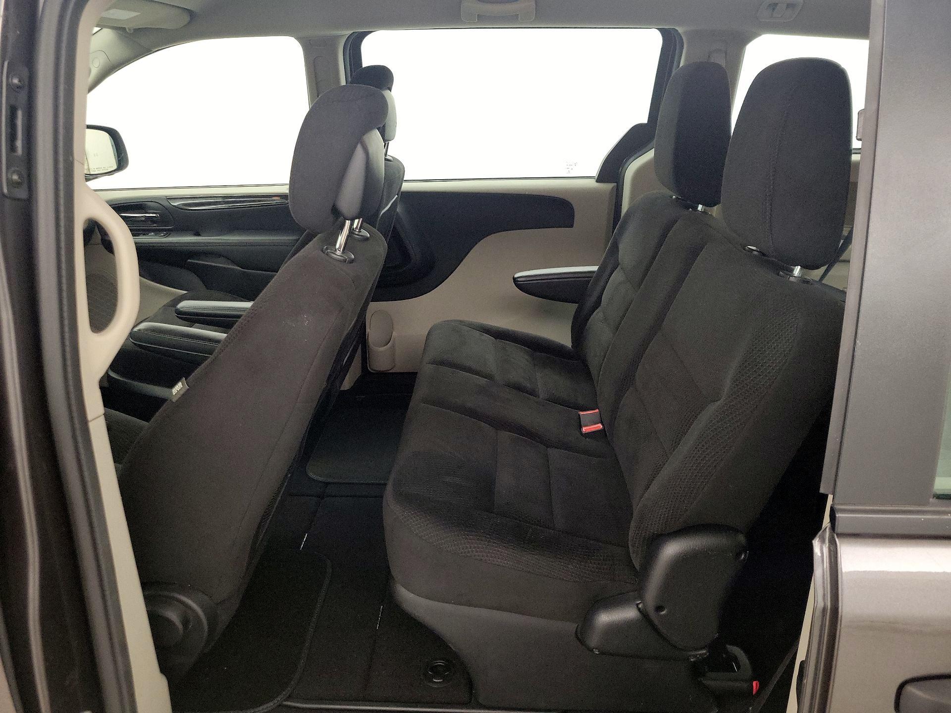 Thumbnail: 2015 Dodge Grand Caravan - 18