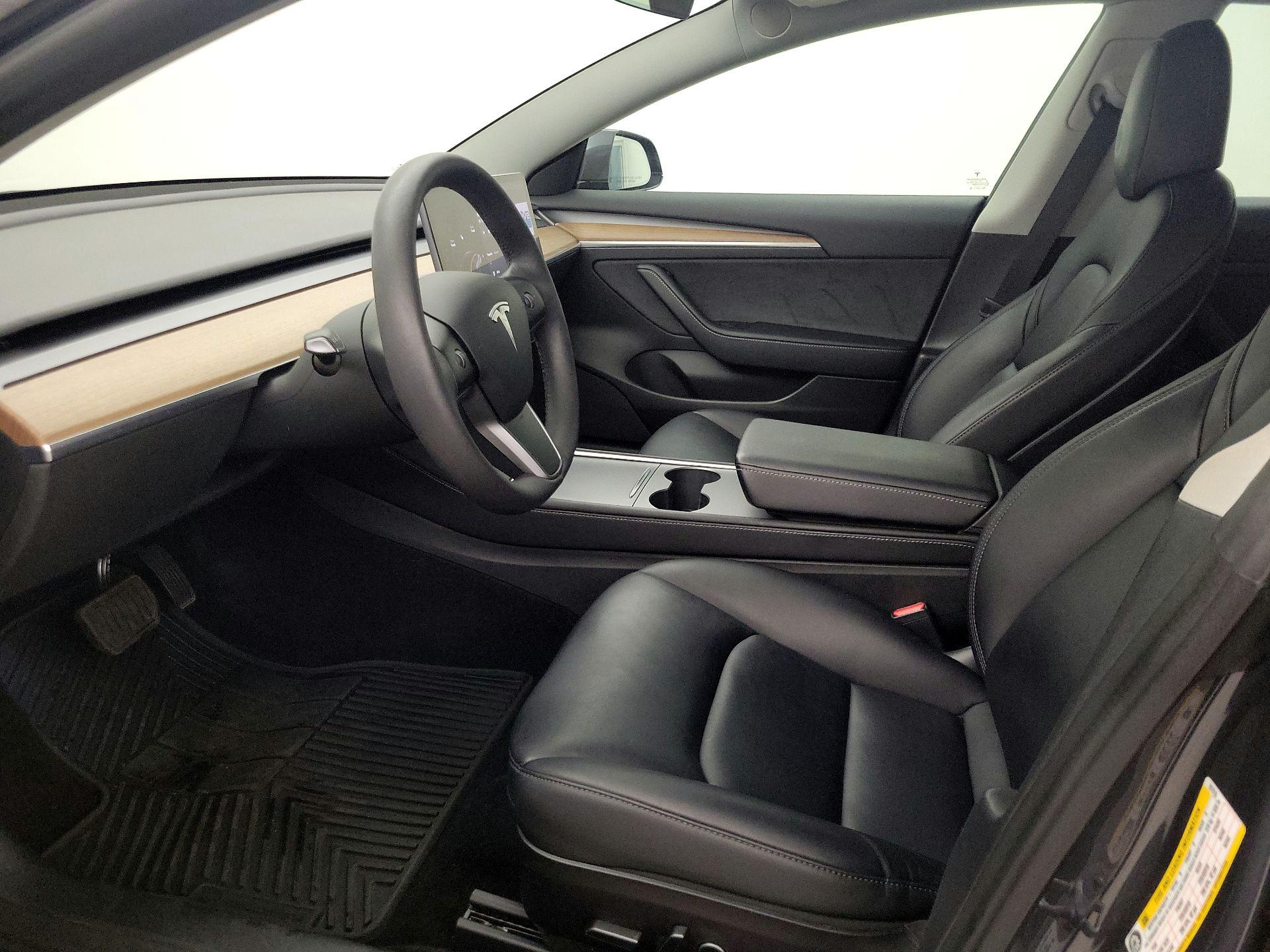 Thumbnail: 2022 Tesla Model 3 - 11