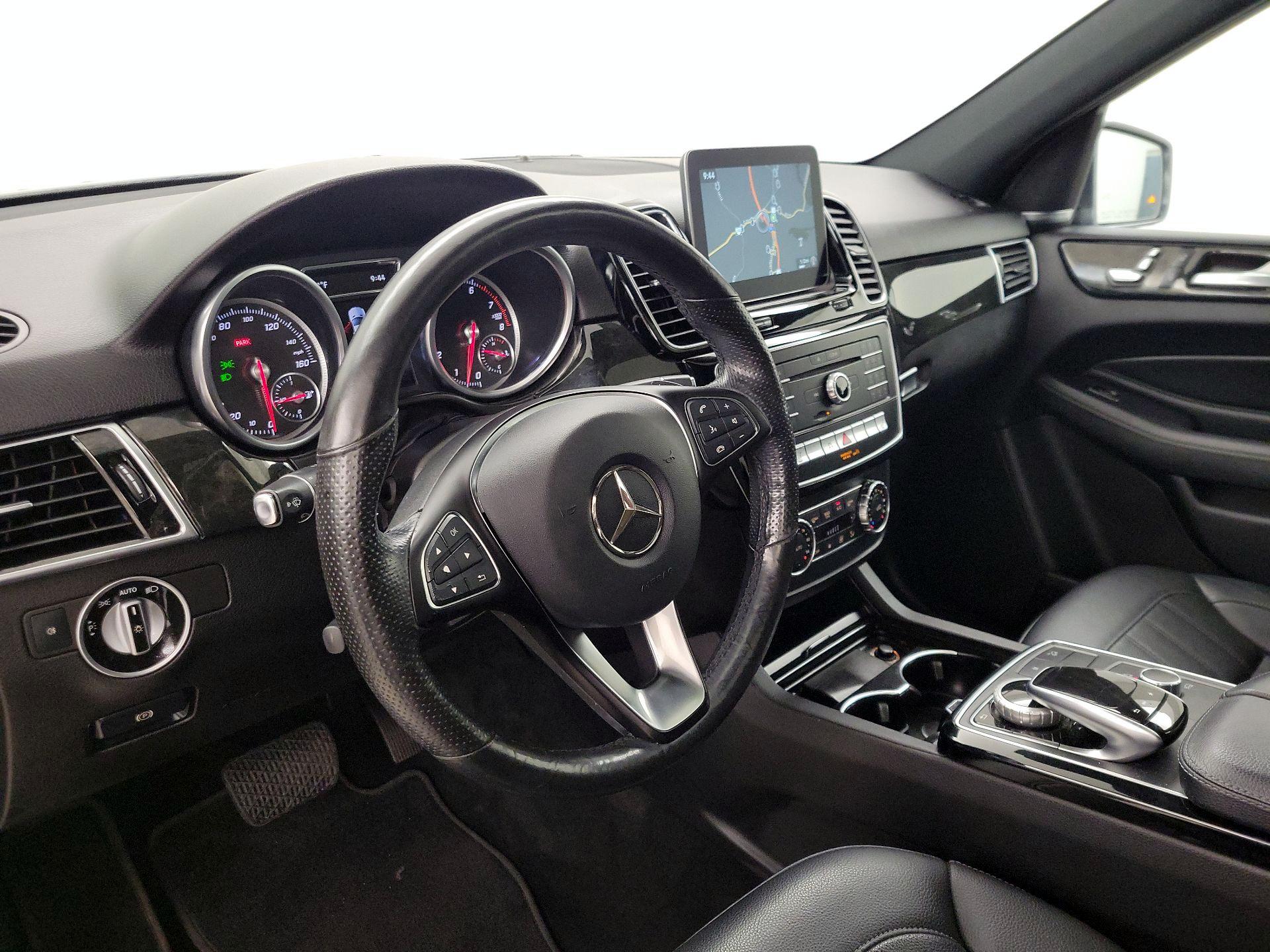 Thumbnail: 2017 Mercedes-Benz GLE - 9